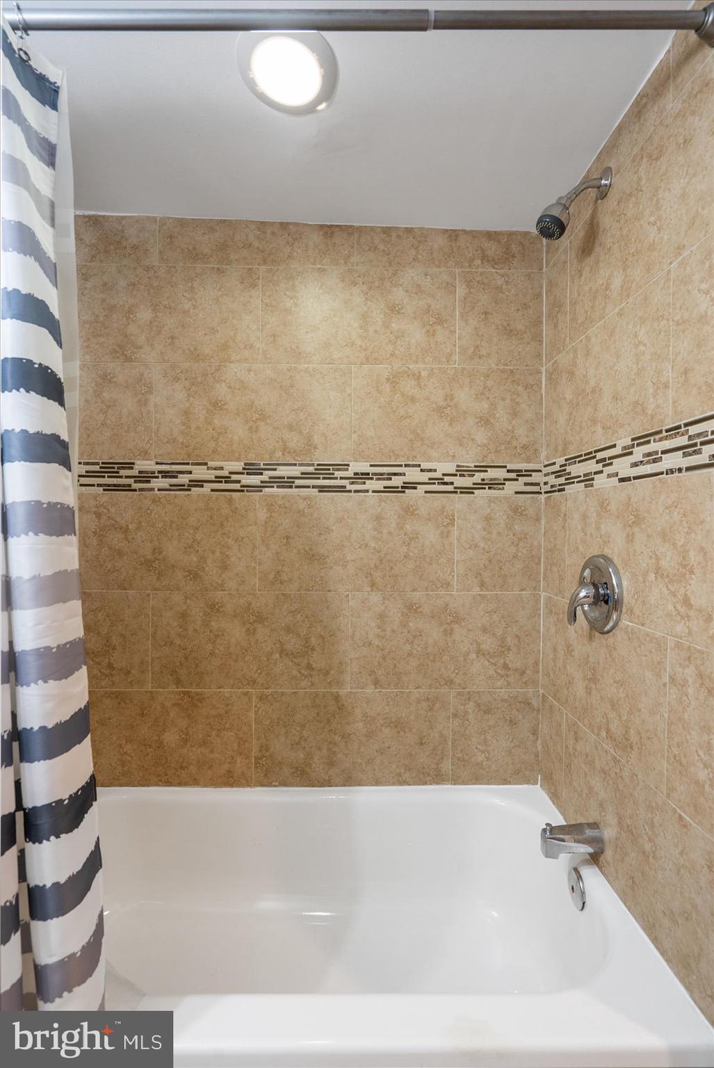 HIGHLANDTOWN - Residential