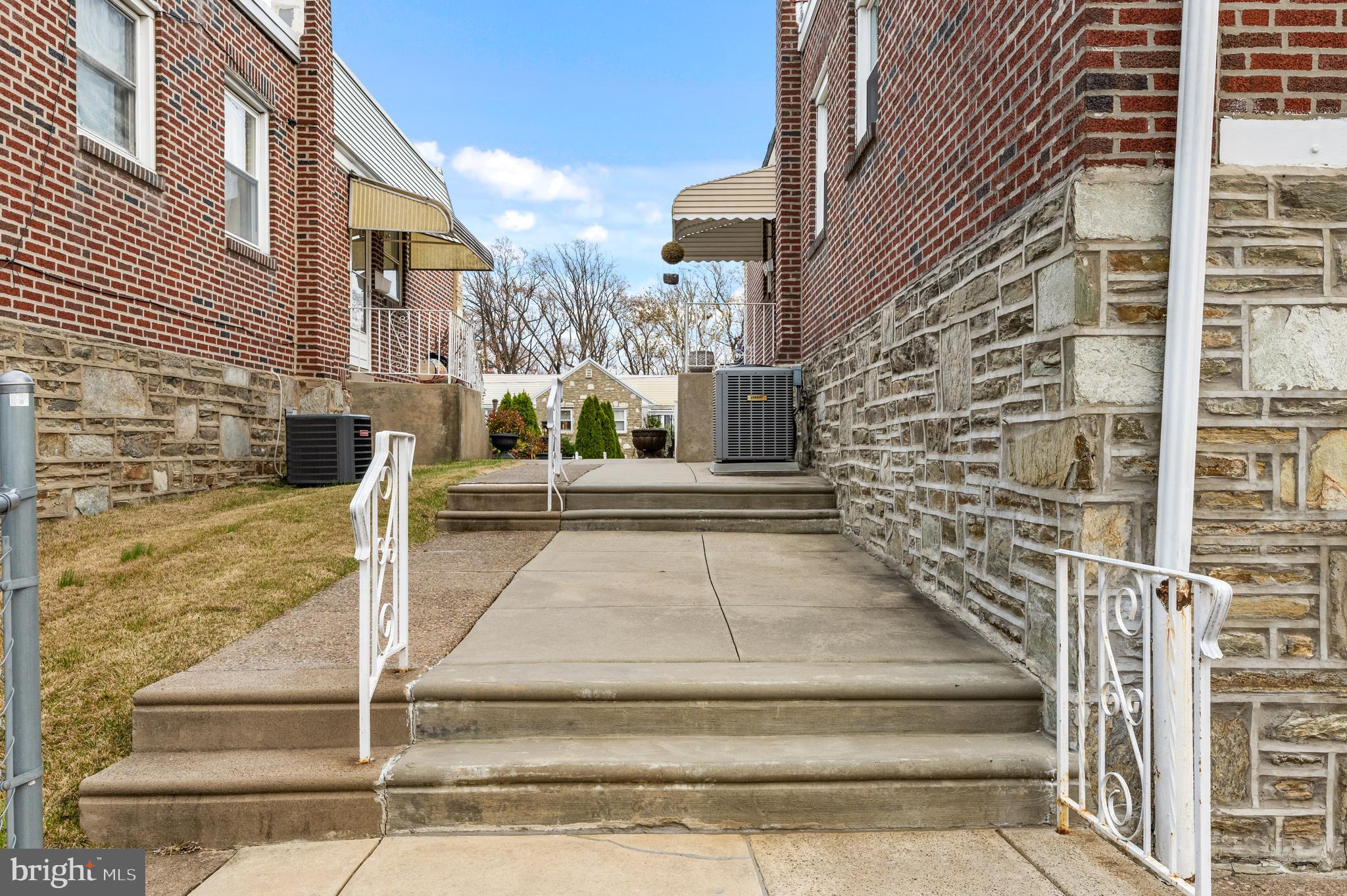 LEXINGTON PARK - Residential