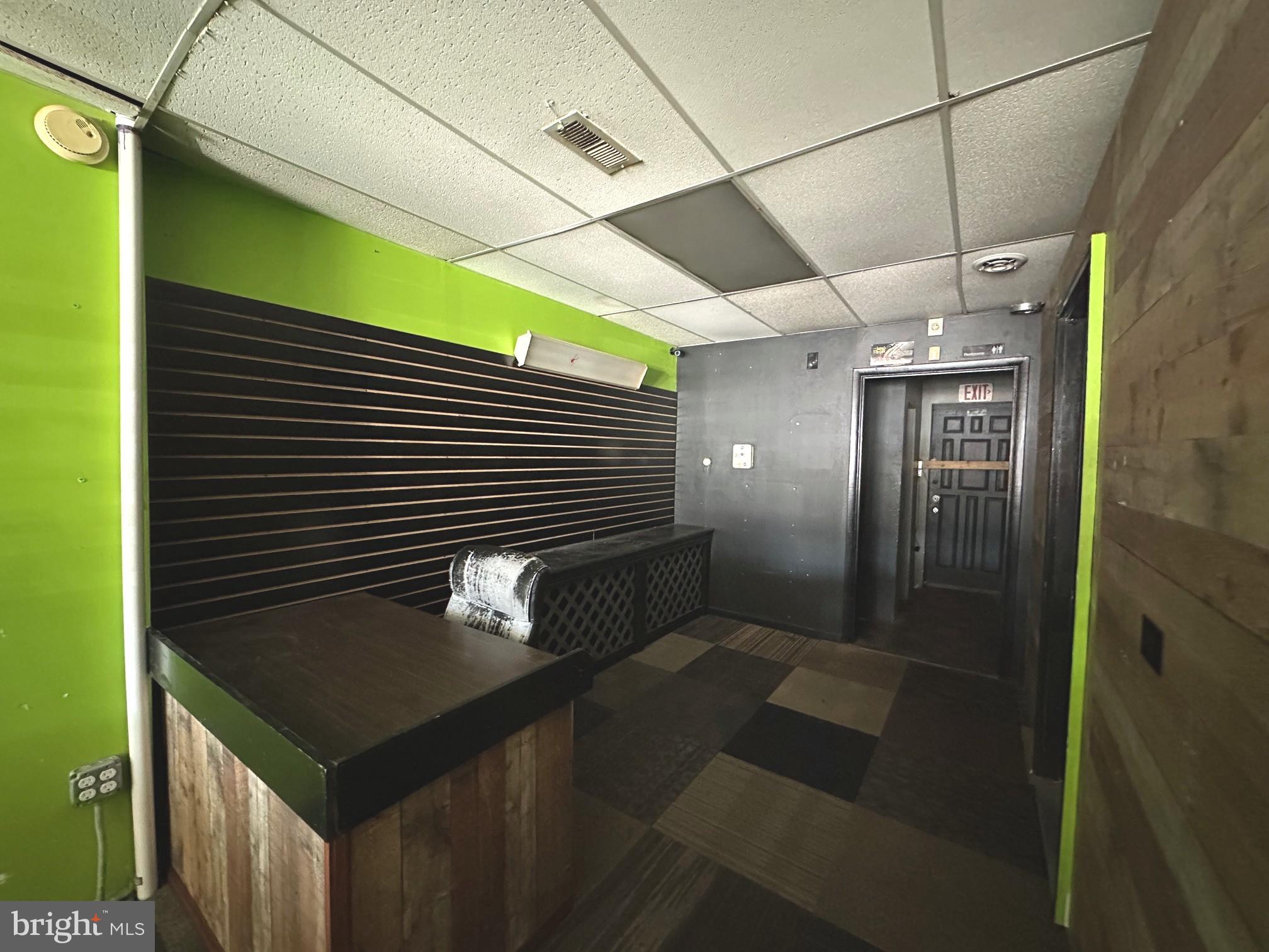 CROYDON - Commercial Lease