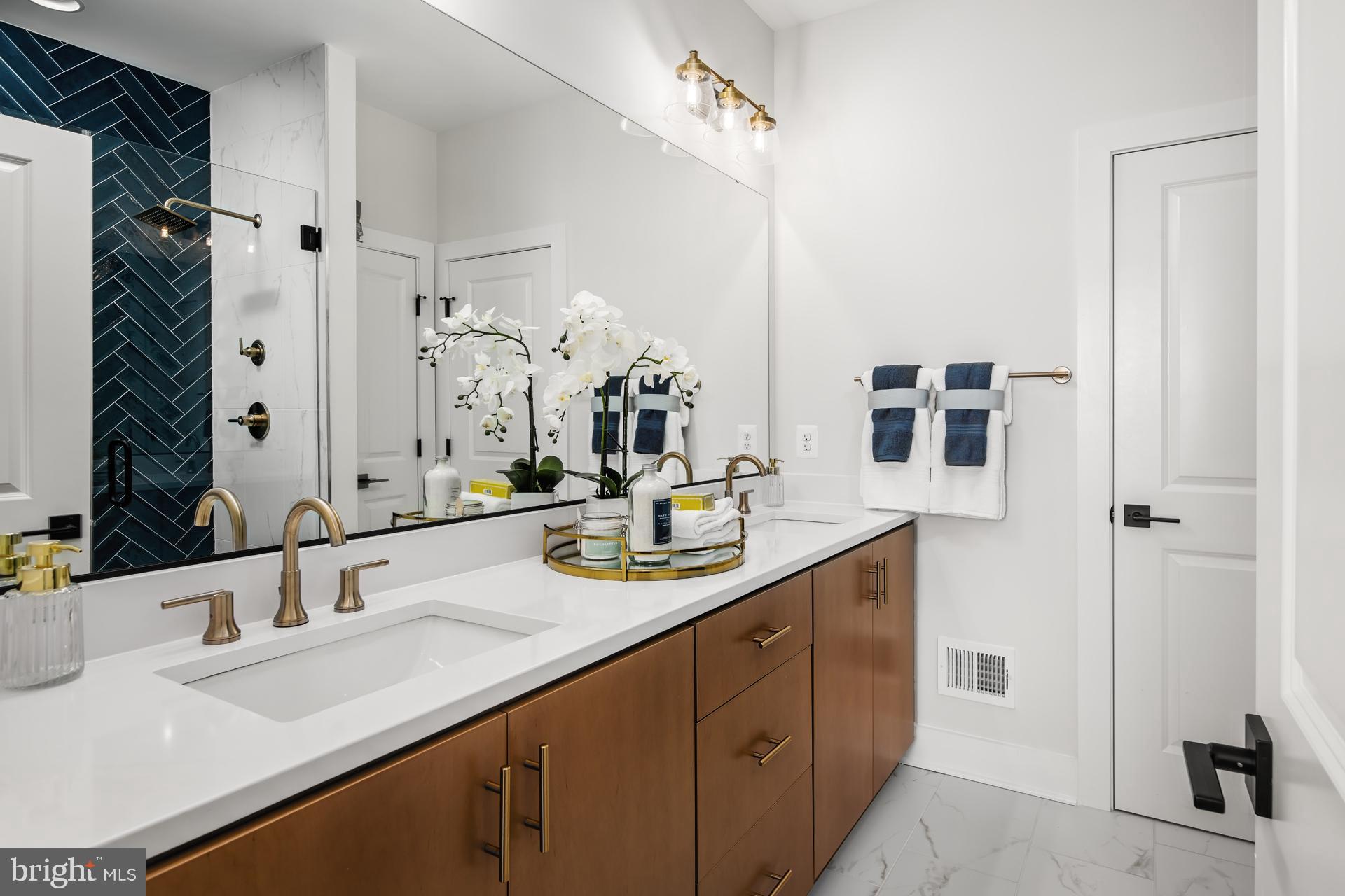 LOCKE LANDING - Residential