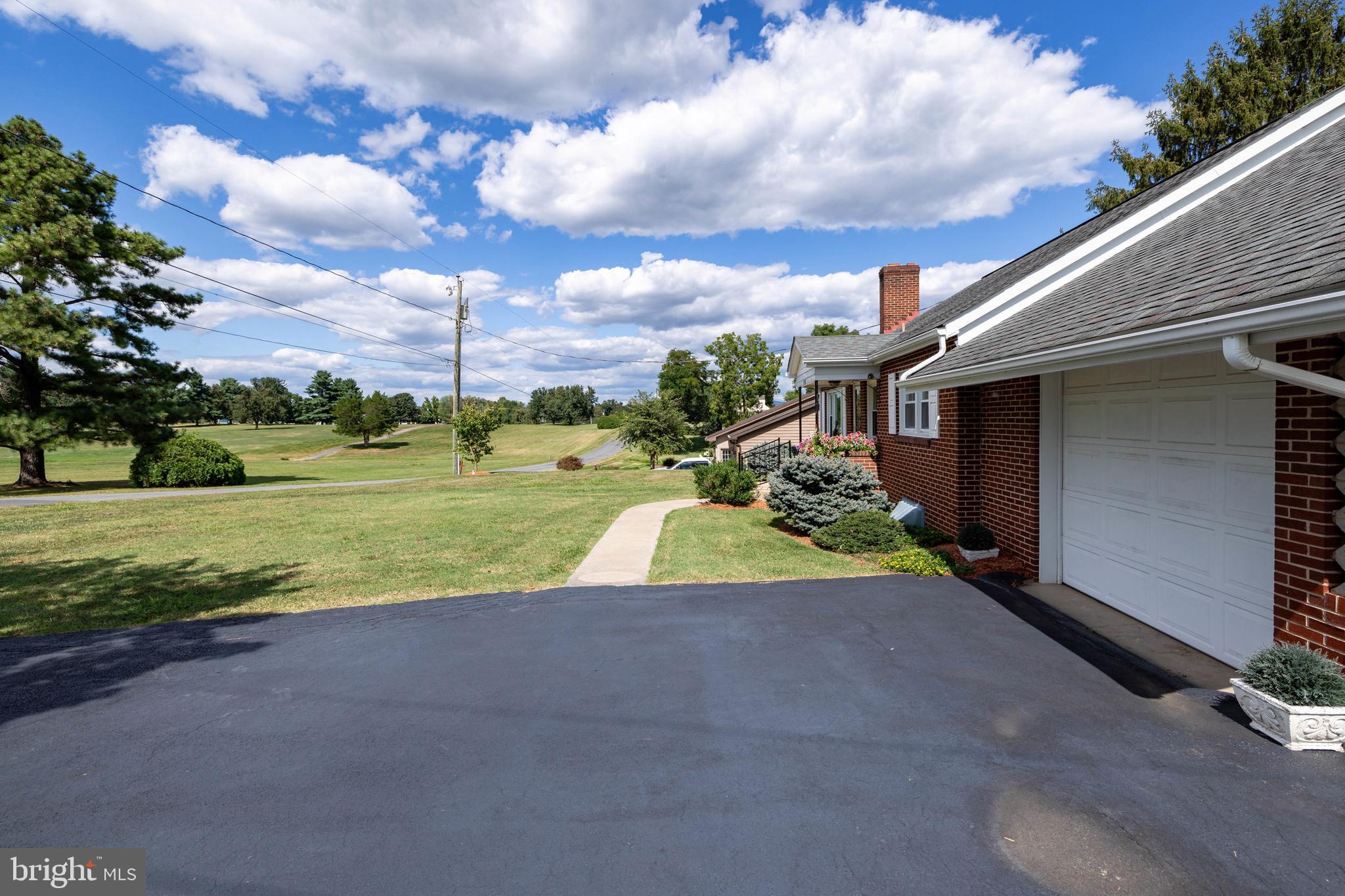 9738 FAIRWAY DRIVE