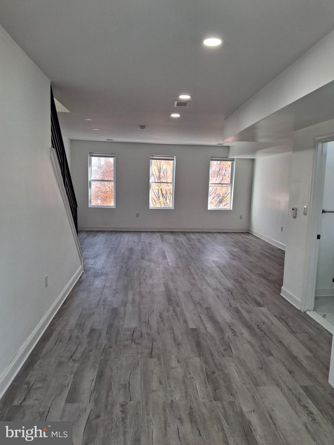 STRAWBERRY MANSION - Residential Income