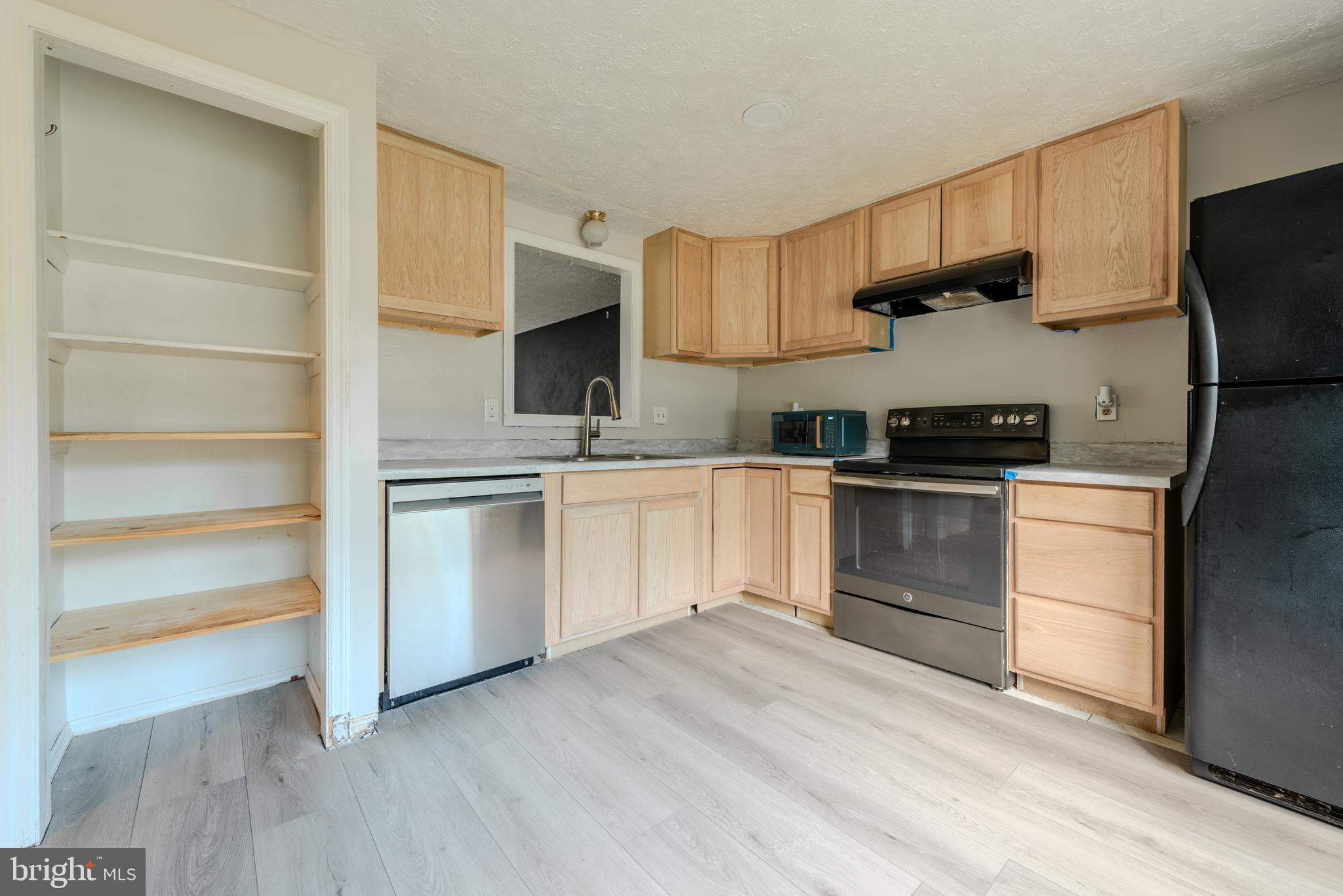 HUNTING QUARTERS - Residential