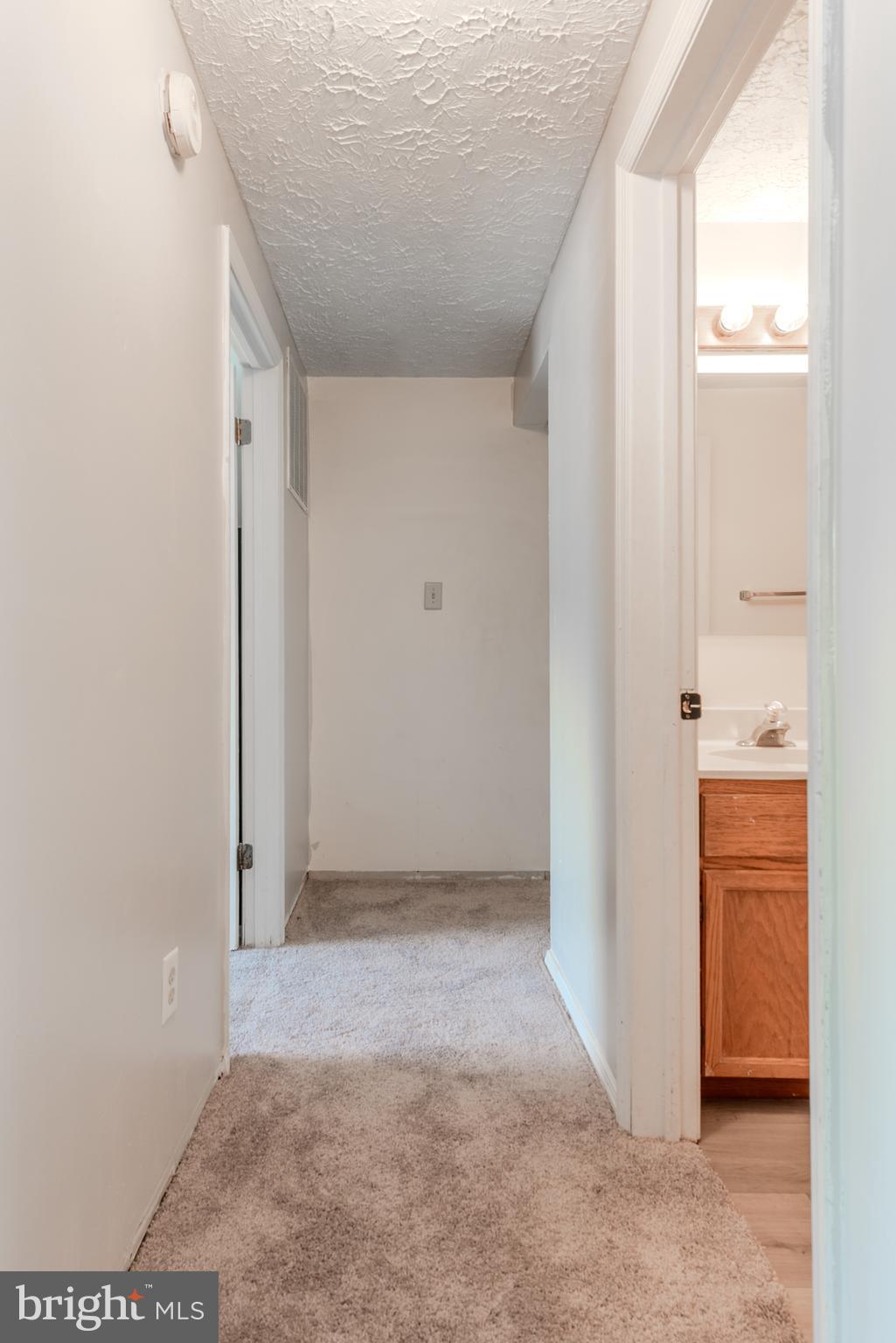 HUNTING QUARTERS - Residential