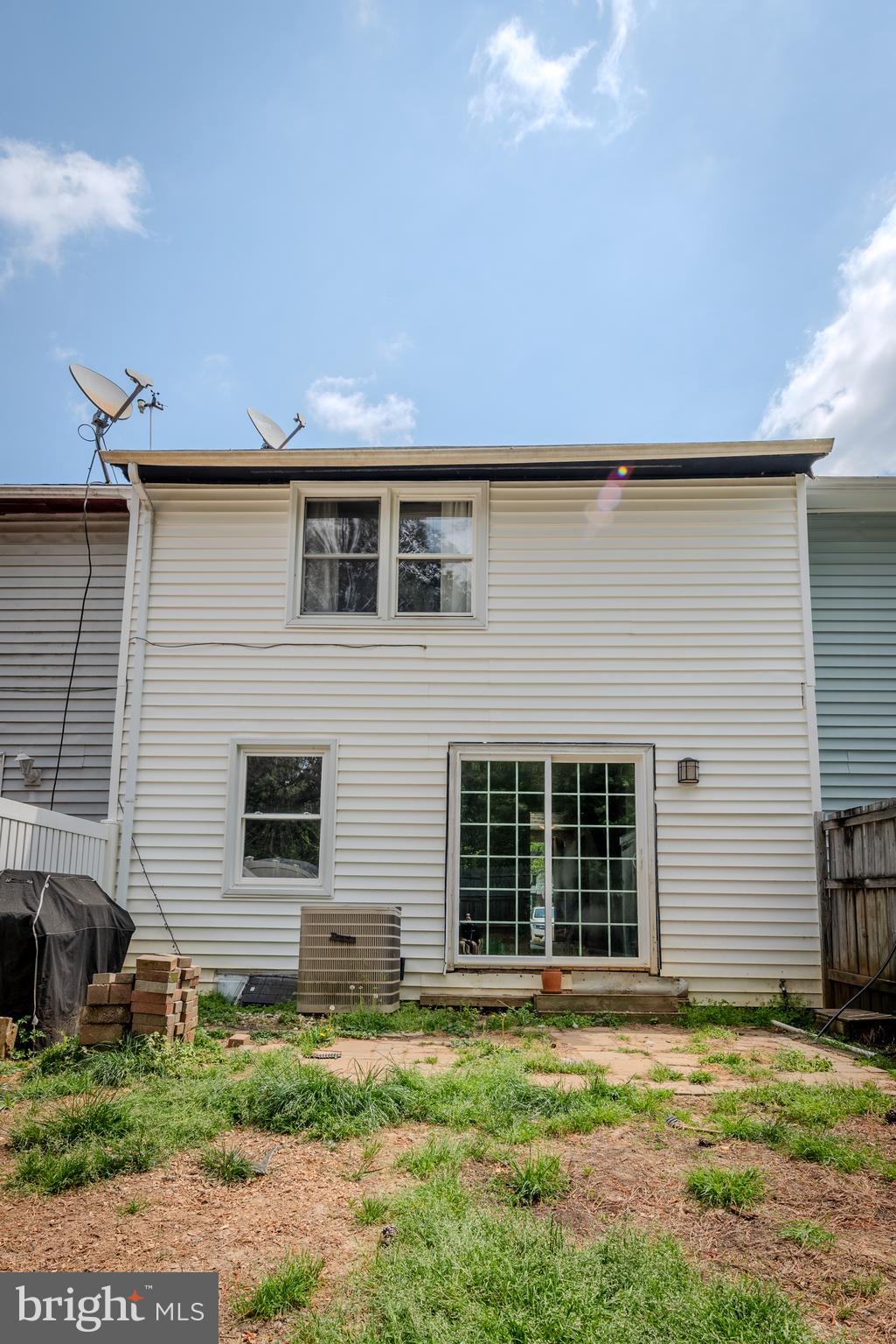 HUNTING QUARTERS - Residential