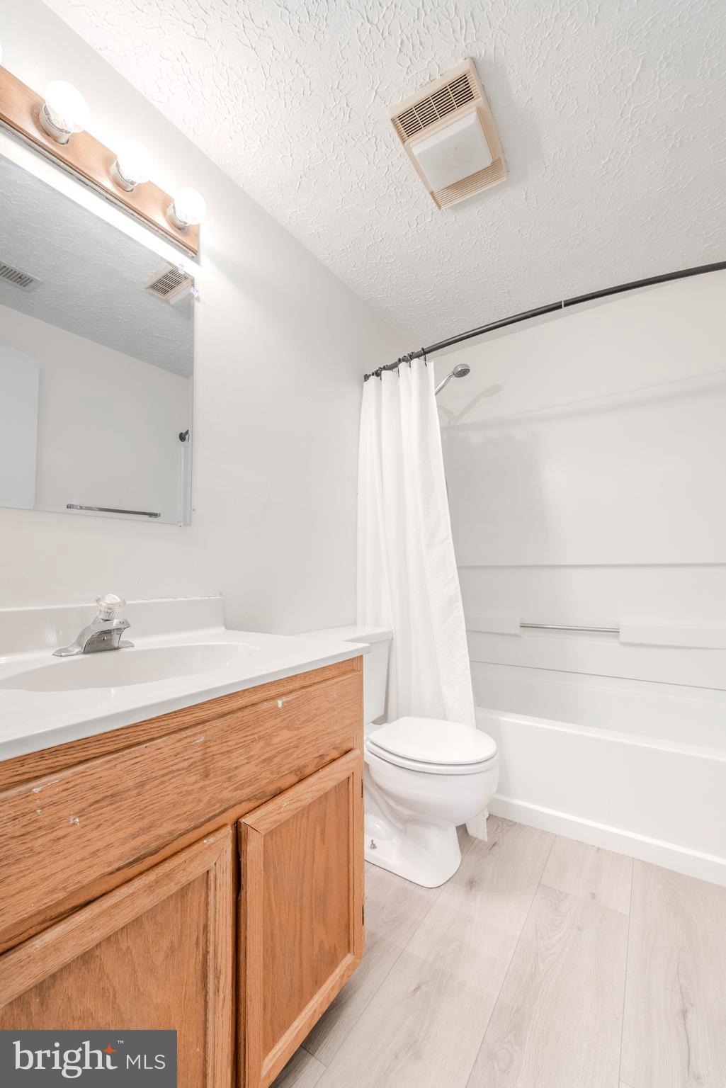 HUNTING QUARTERS - Residential