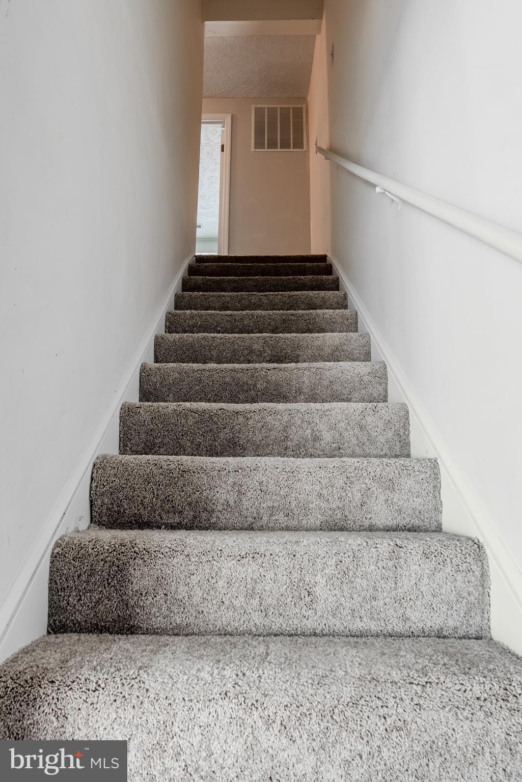 HUNTING QUARTERS - Residential