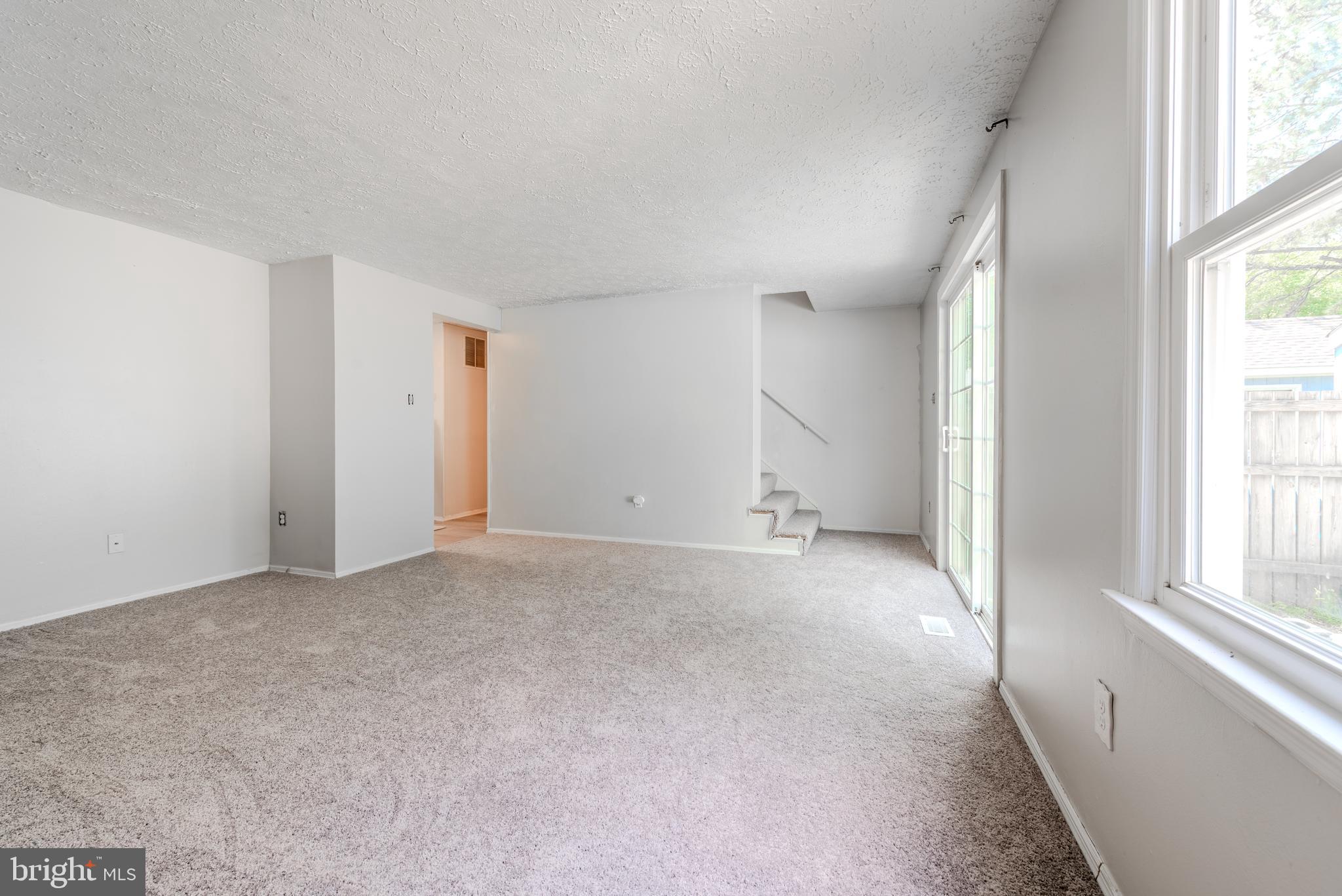 HUNTING QUARTERS - Residential