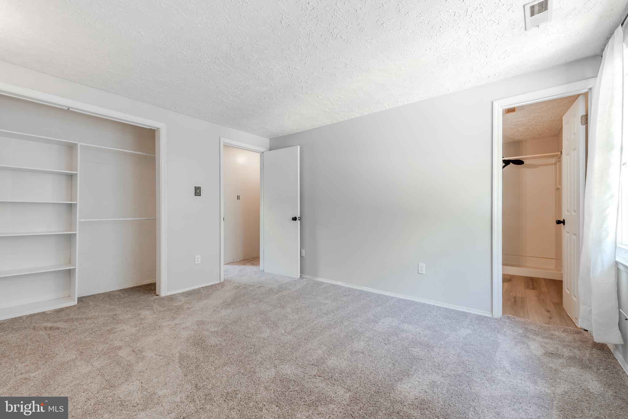 HUNTING QUARTERS - Residential