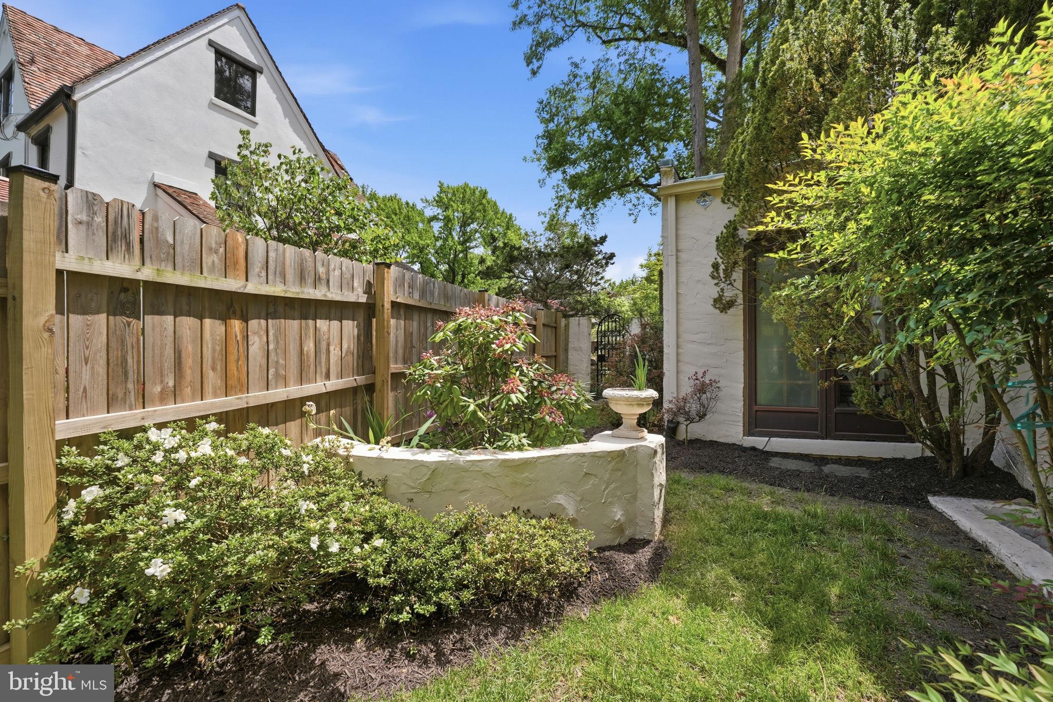 CHEVY CHASE VILLAGE - Residential