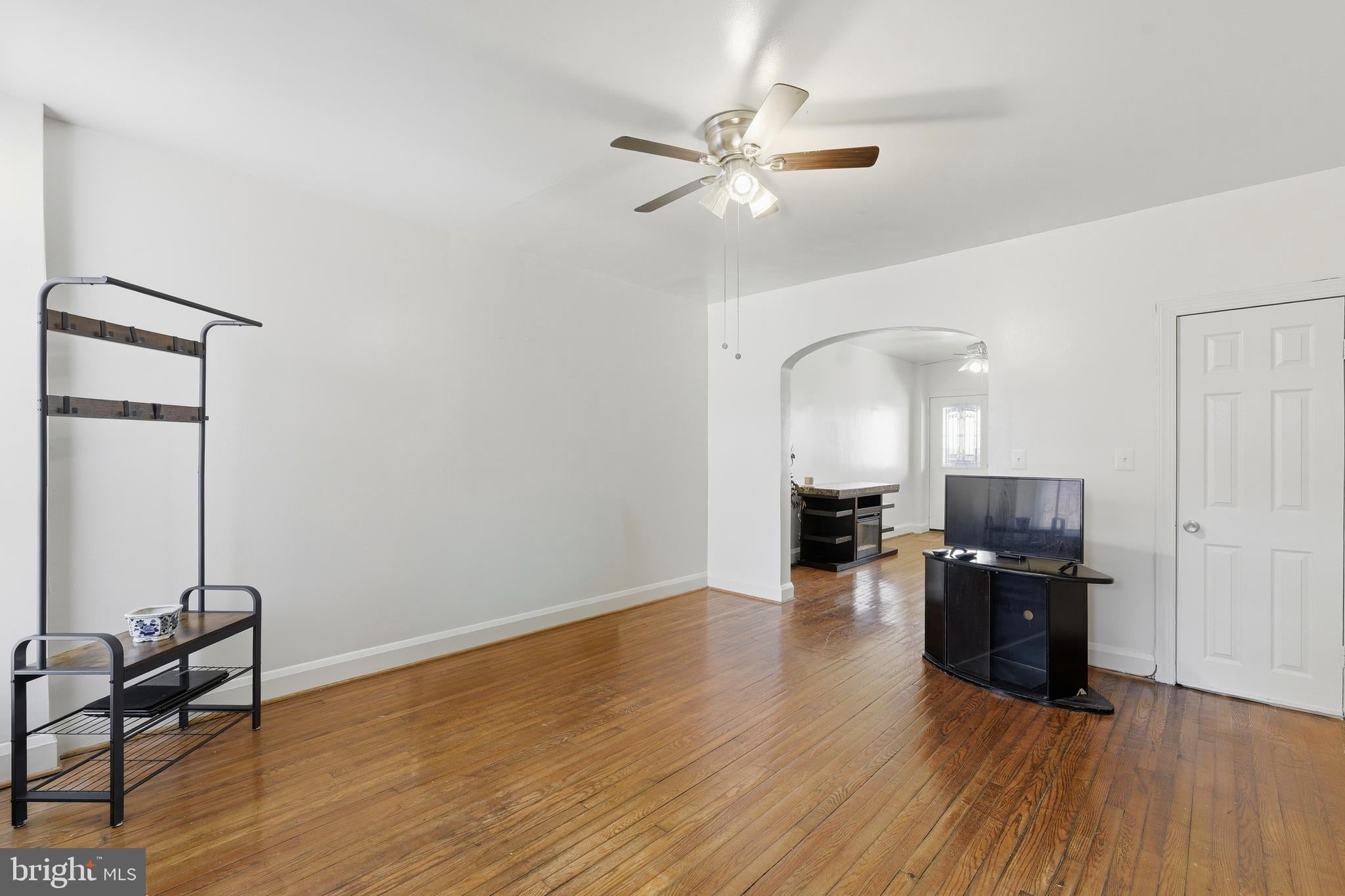 4005 WOODRIDGE ROAD