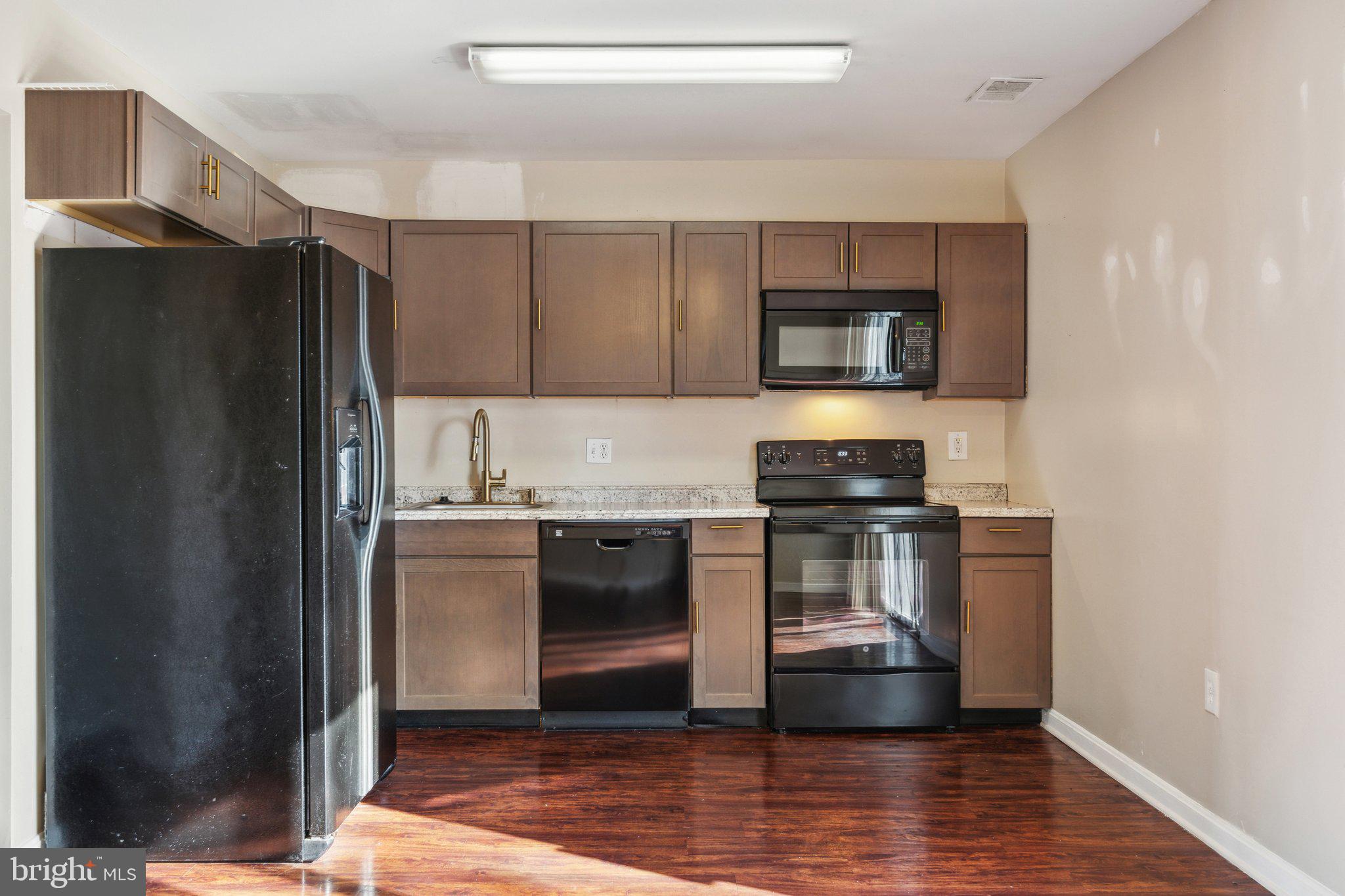 ARBORY CONDO PHASE SIX-R - Residential