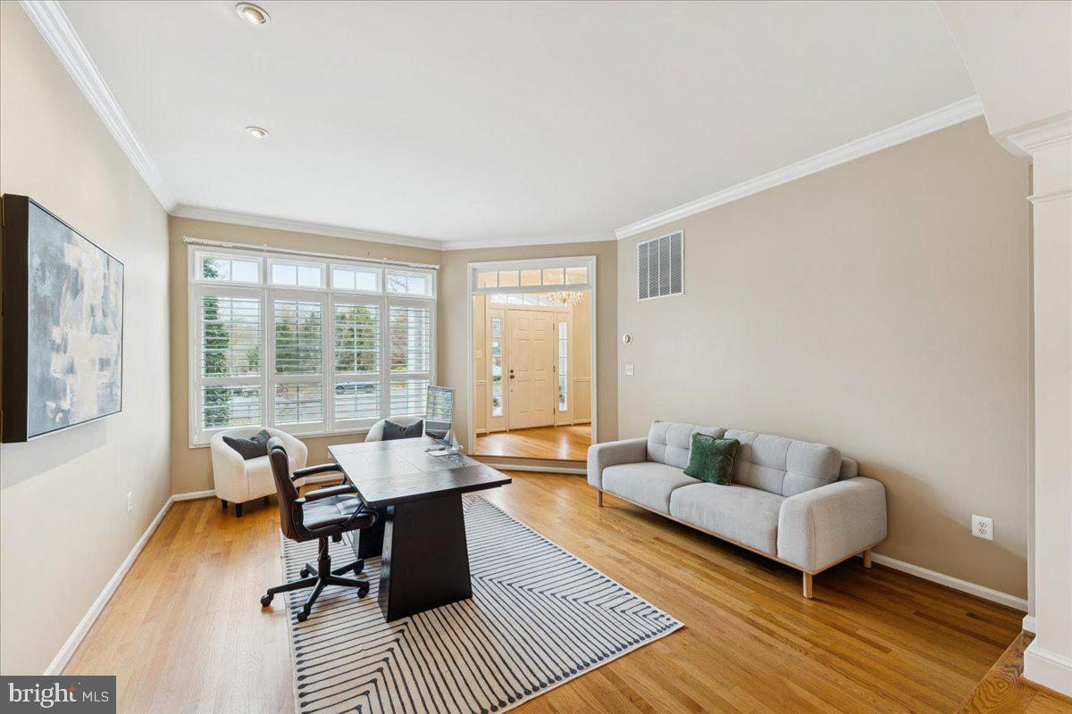 RUNNYMEDE MANOR - Residential