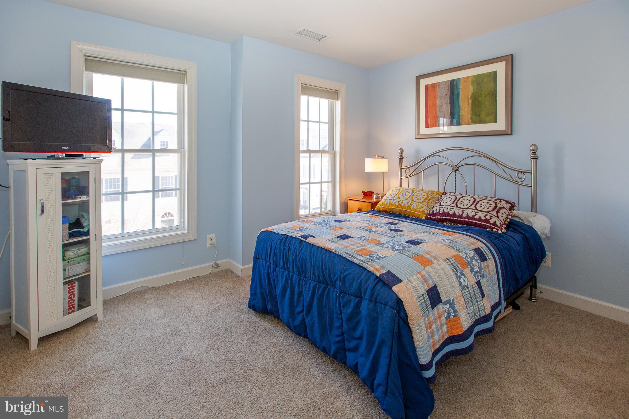 NORTHRIDGE VILLAGE - Residential