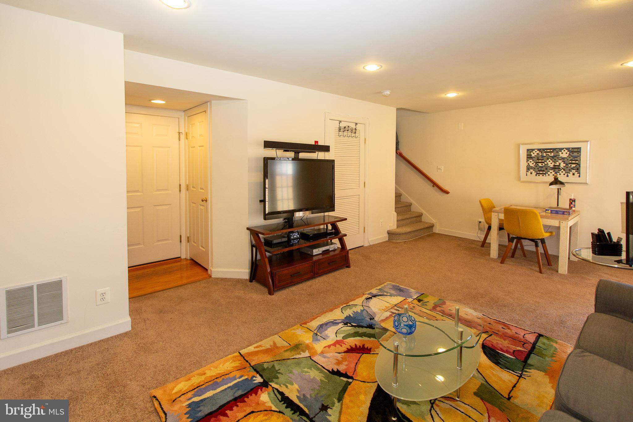 NORTHRIDGE VILLAGE - Residential