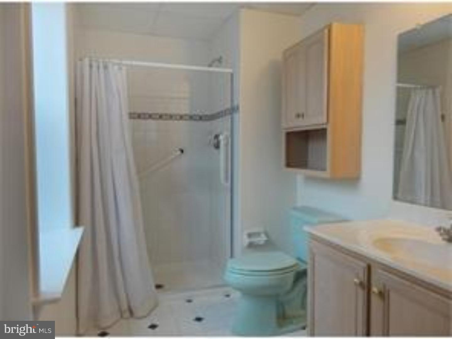 CENTENNIAL STATION - Residential Lease