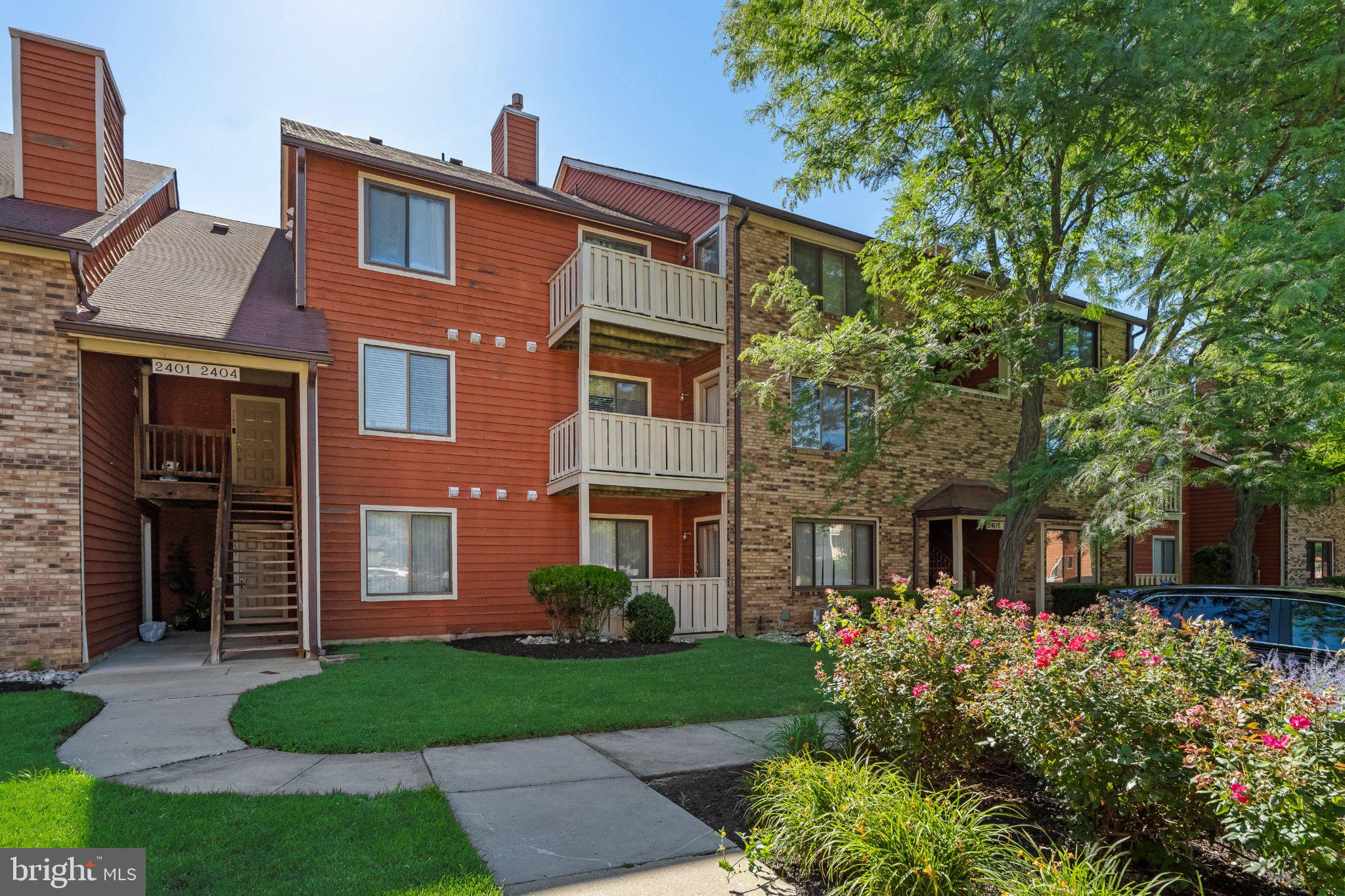 2405 DURHAM COURT 2405A
