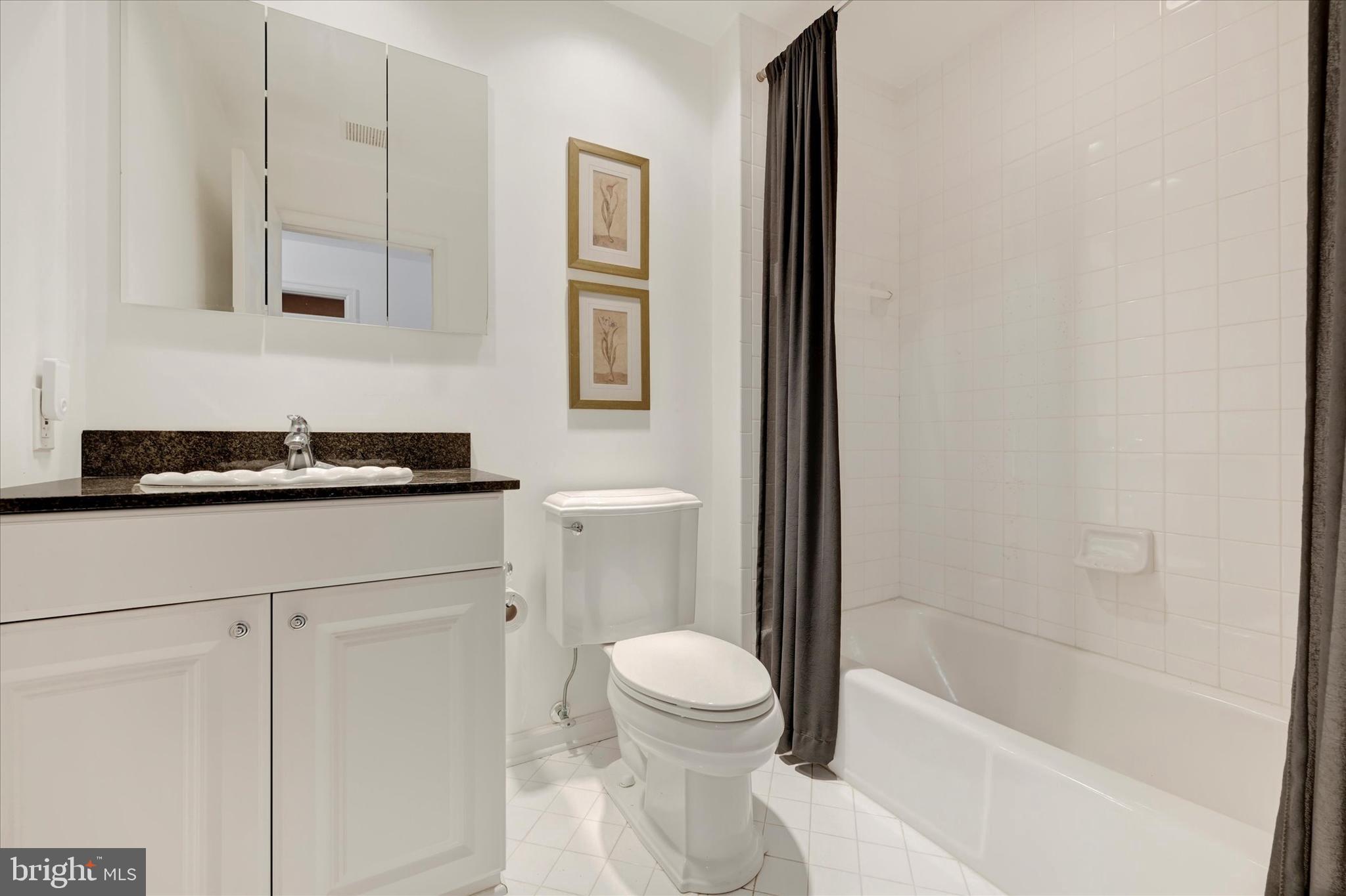 HAMPTON GARDENS - Residential