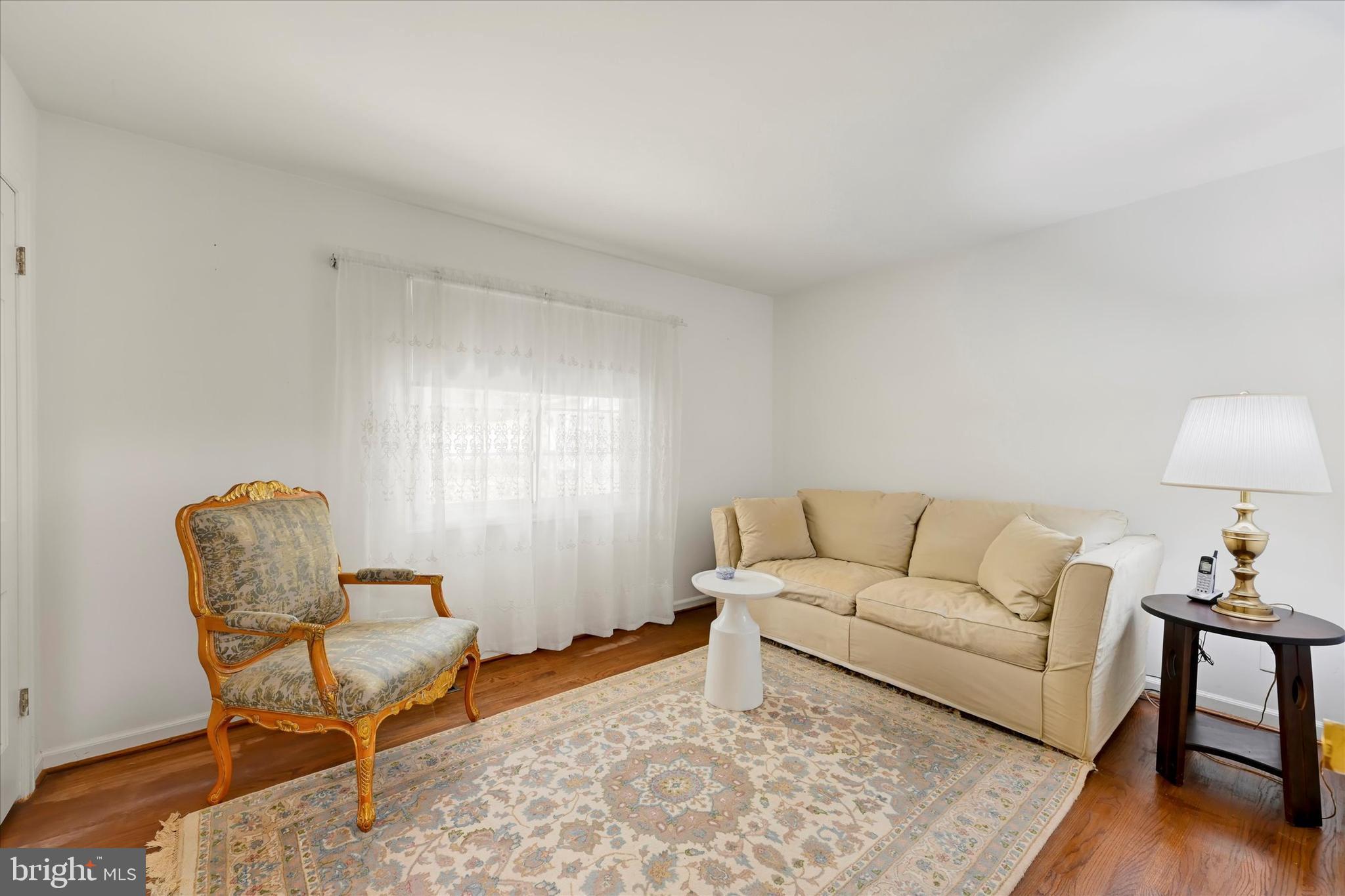 HAMPTON GARDENS - Residential