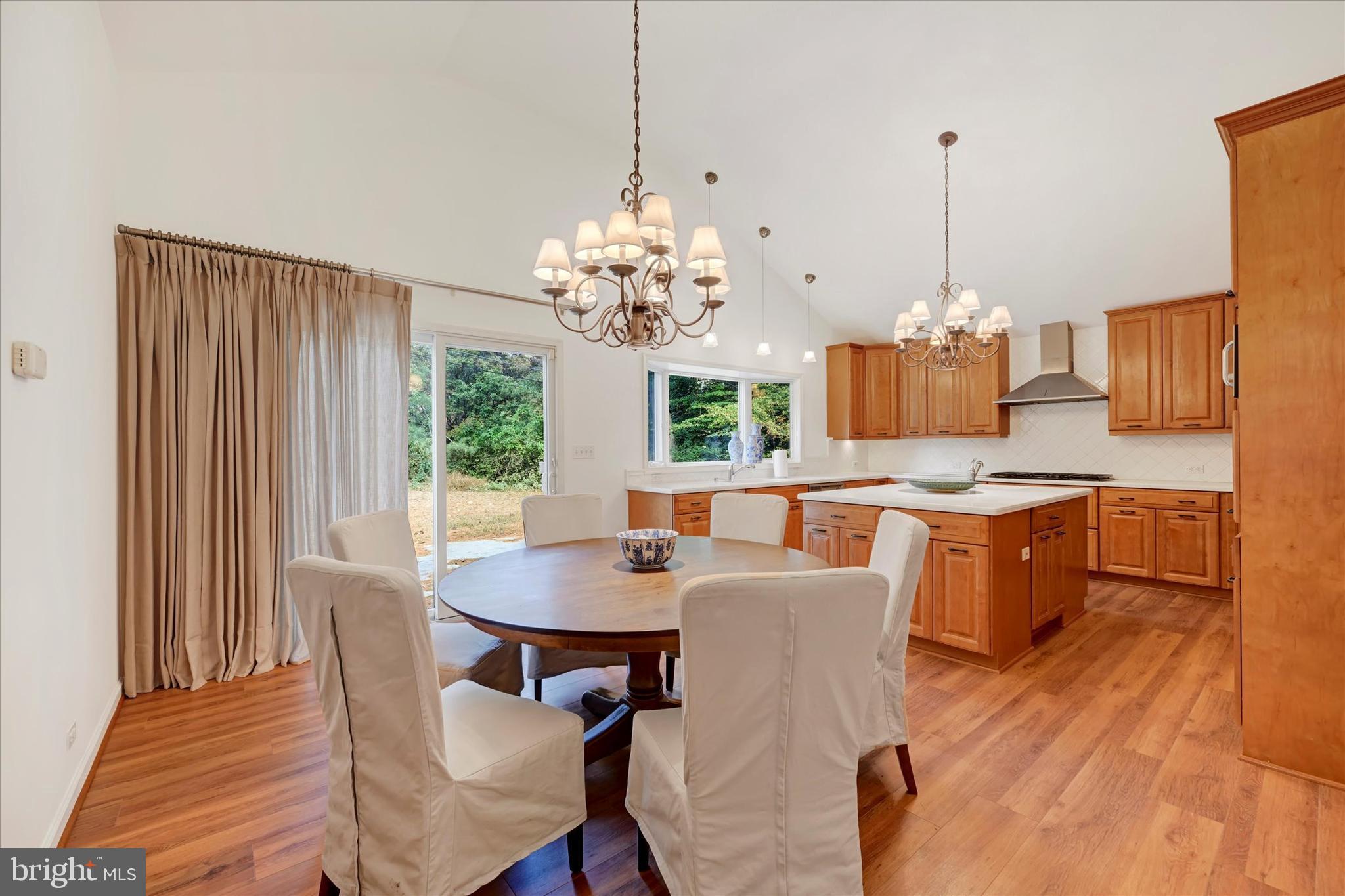 HAMPTON GARDENS - Residential