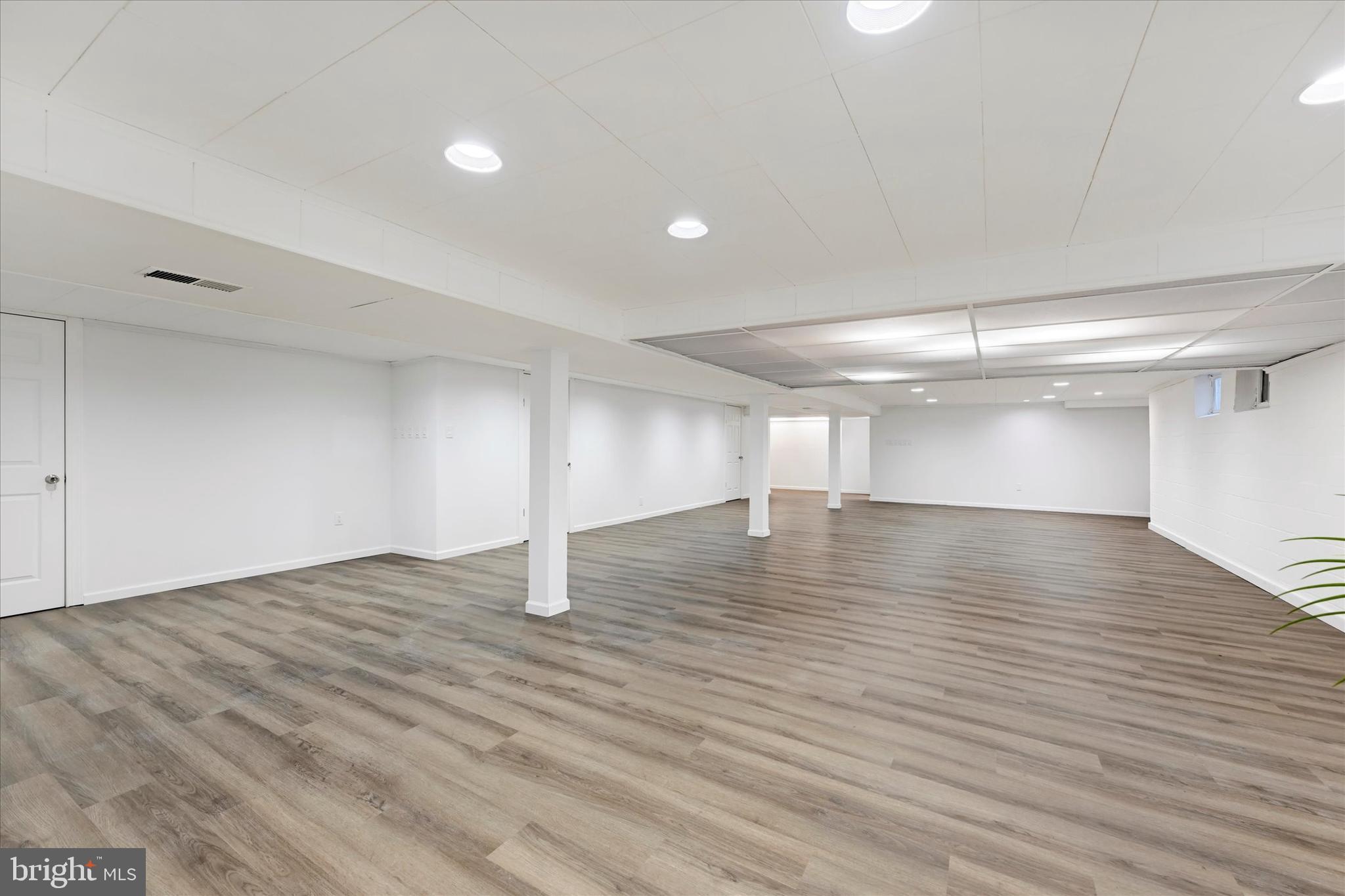 HAMPTON GARDENS - Residential