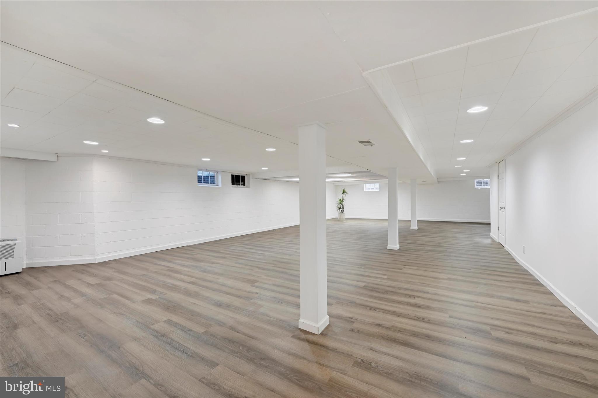 HAMPTON GARDENS - Residential