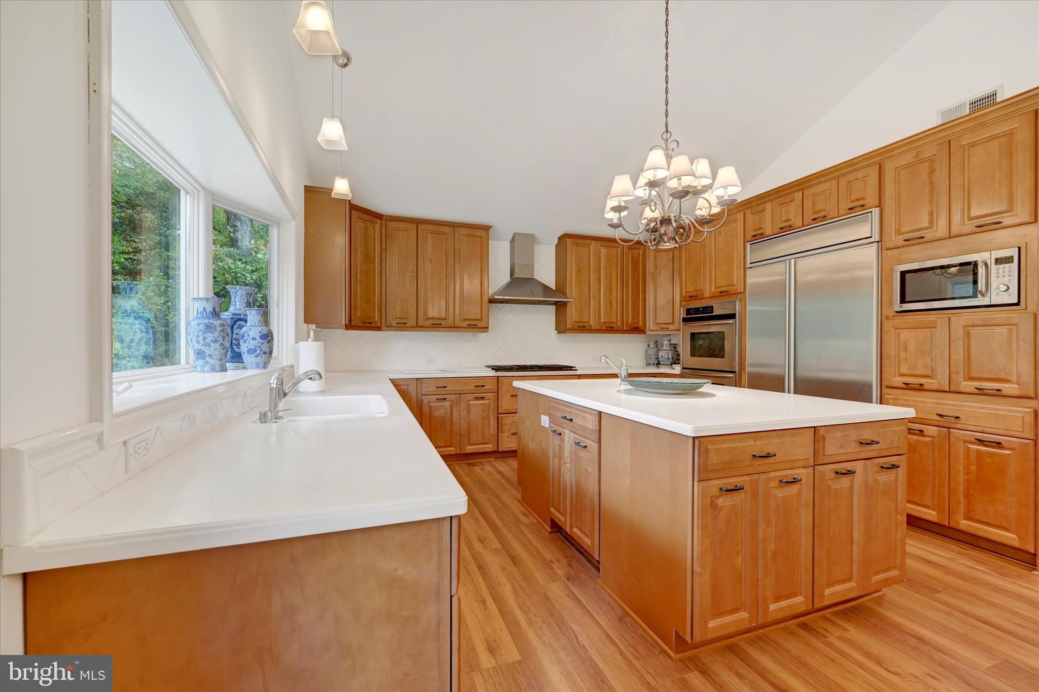 HAMPTON GARDENS - Residential