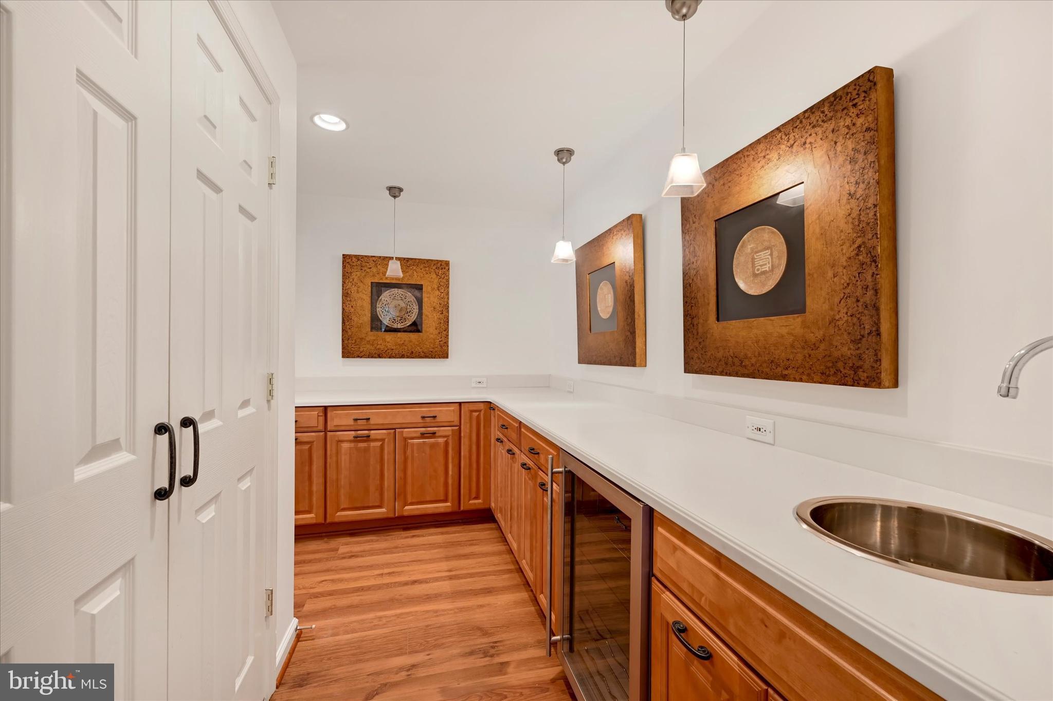 HAMPTON GARDENS - Residential