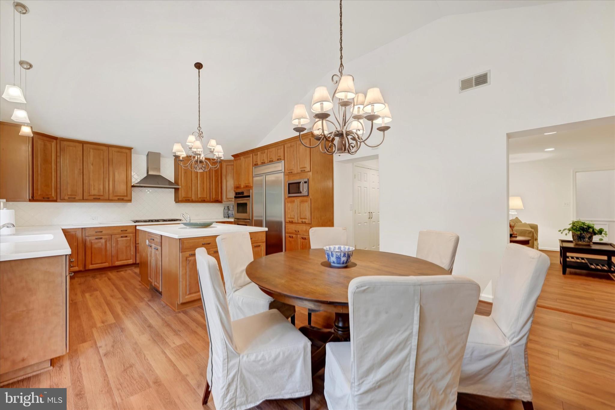 HAMPTON GARDENS - Residential