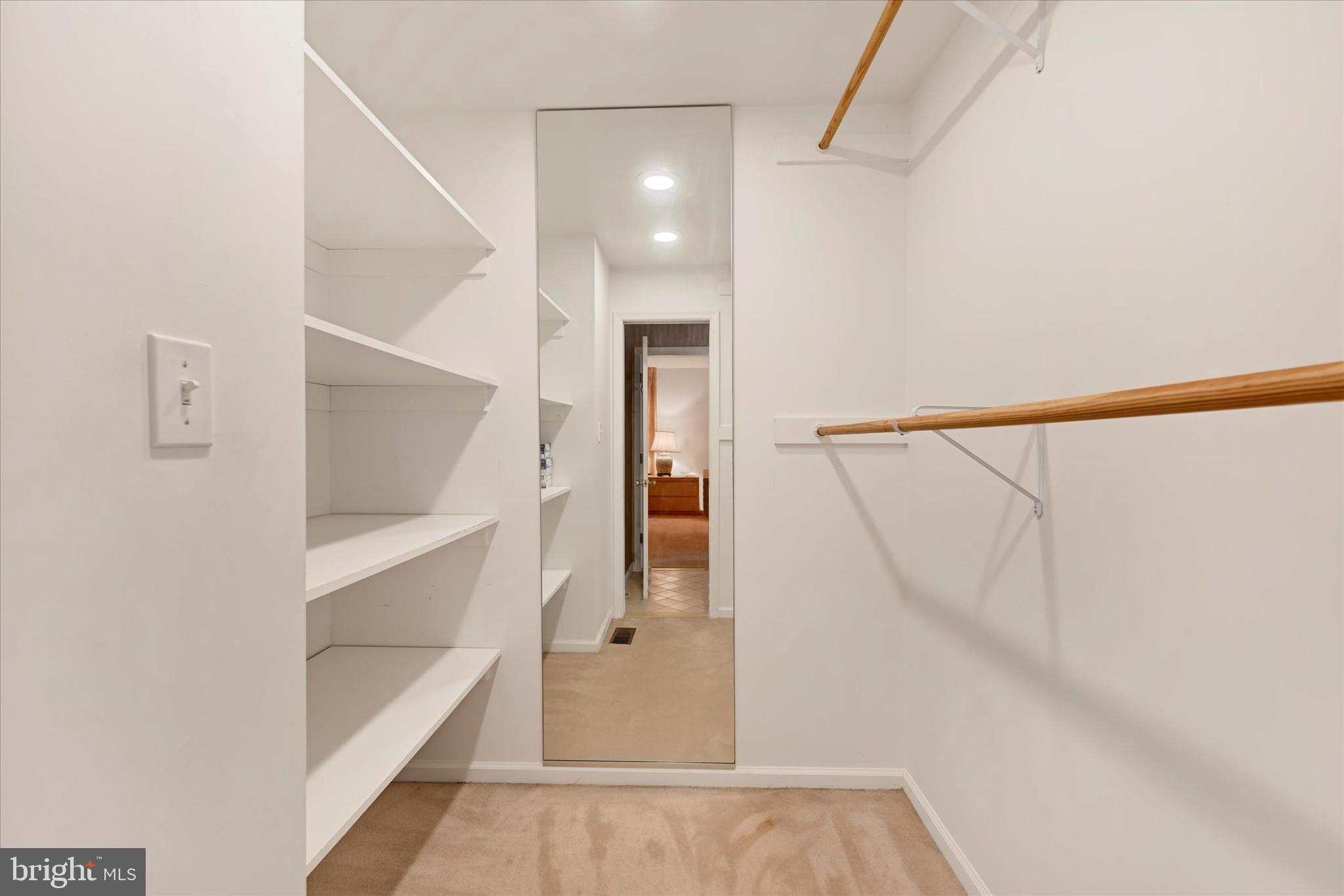 HAMPTON GARDENS - Residential