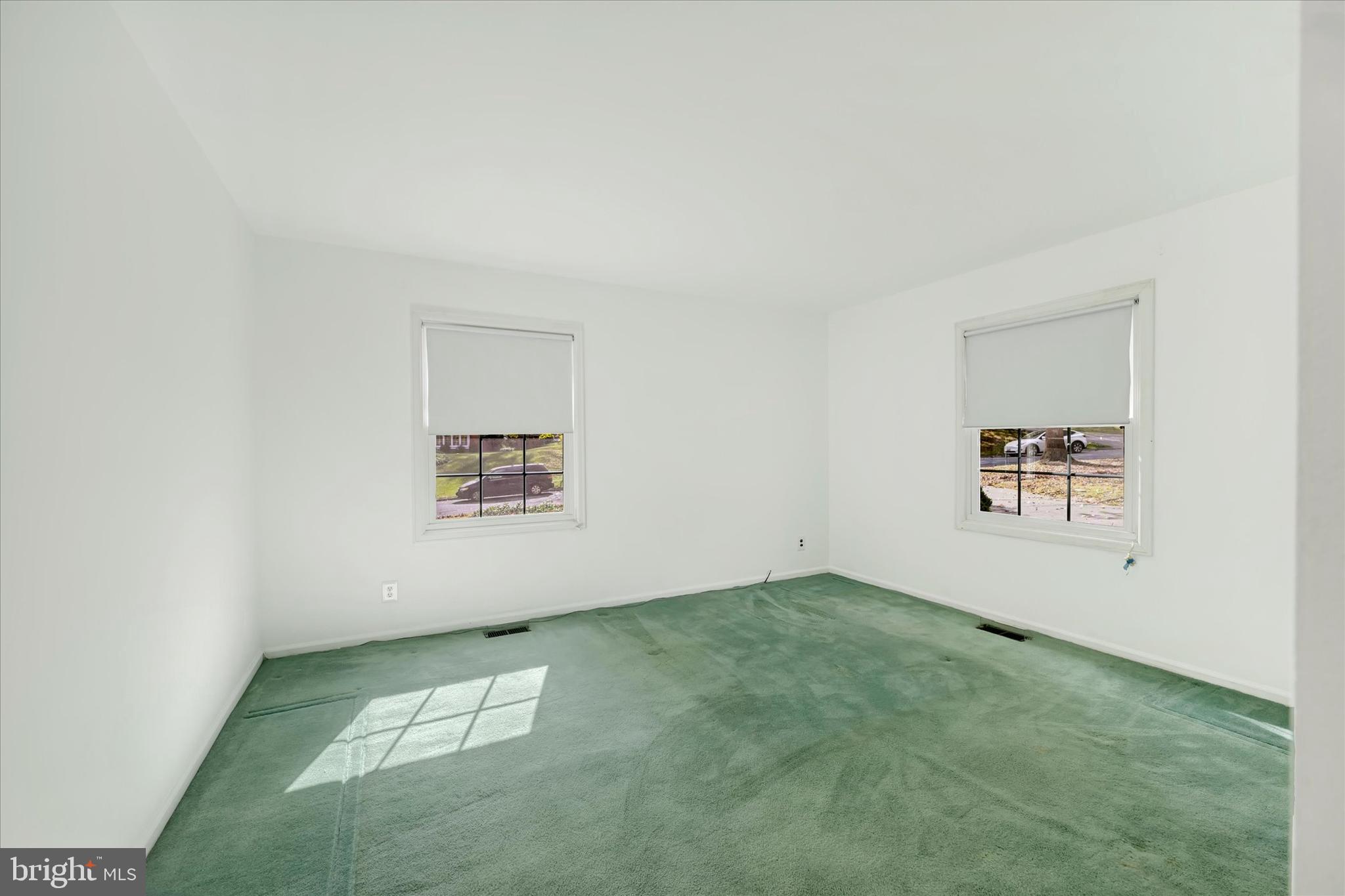 HAMPTON GARDENS - Residential