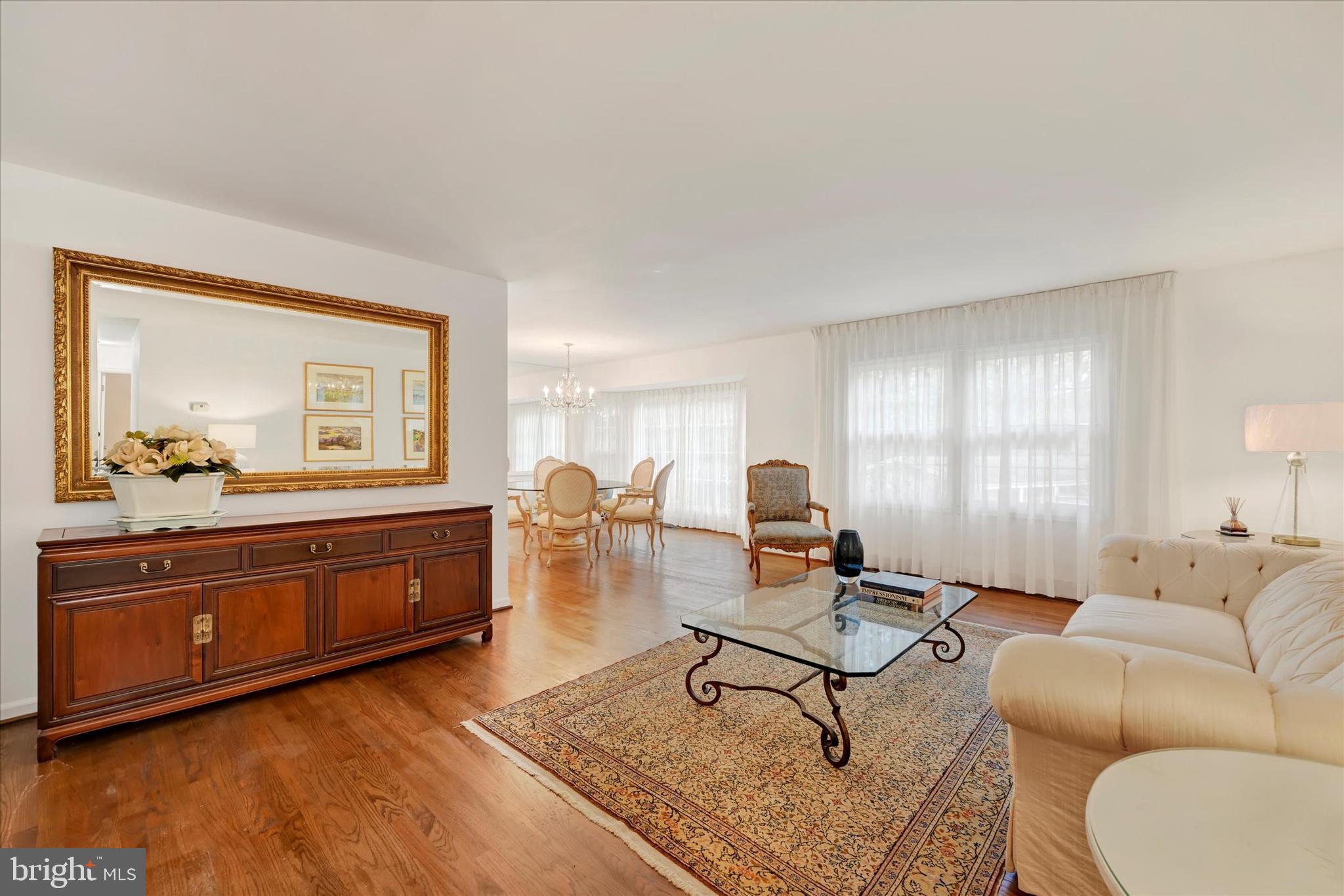 HAMPTON GARDENS - Residential