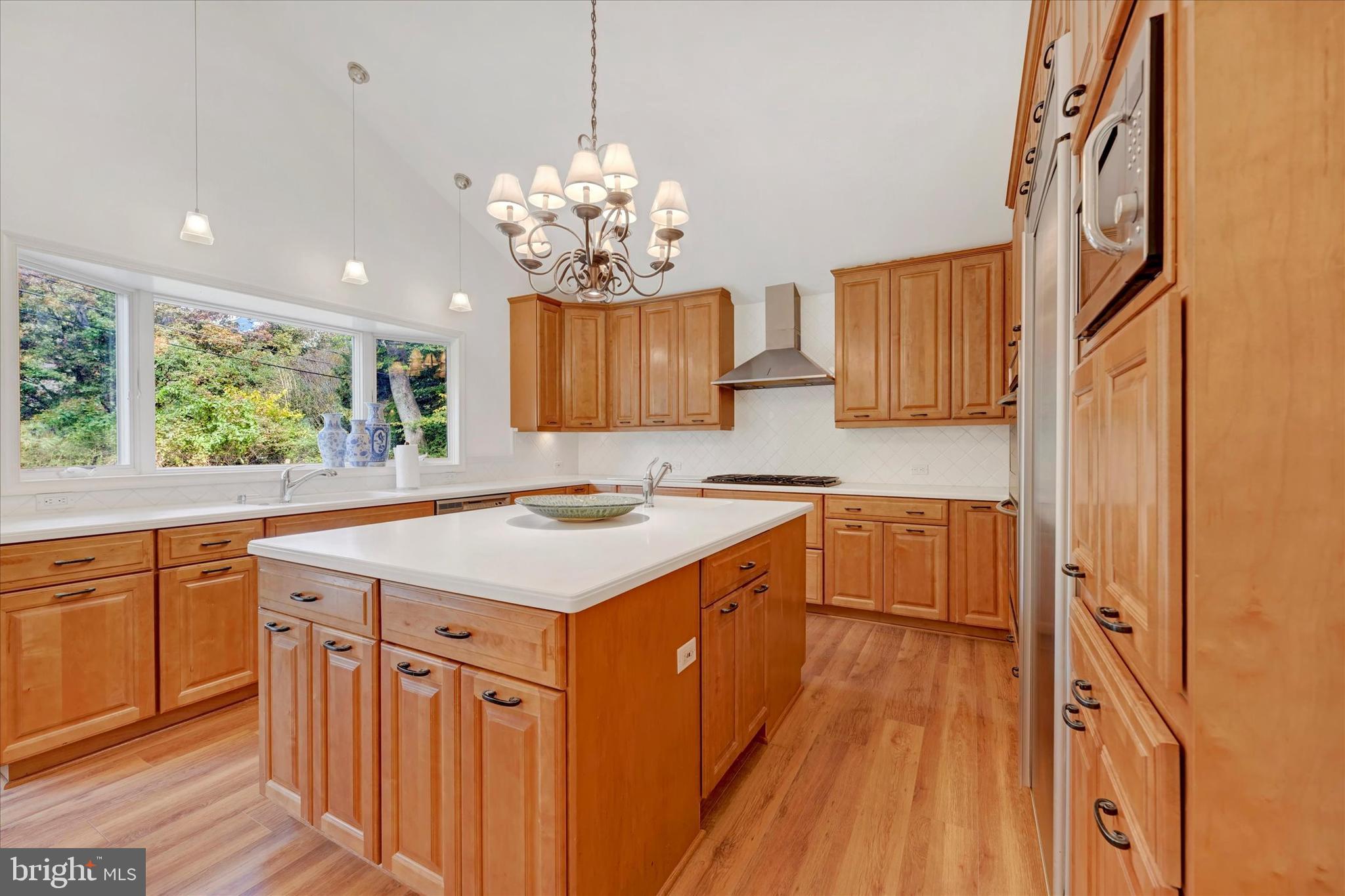 HAMPTON GARDENS - Residential