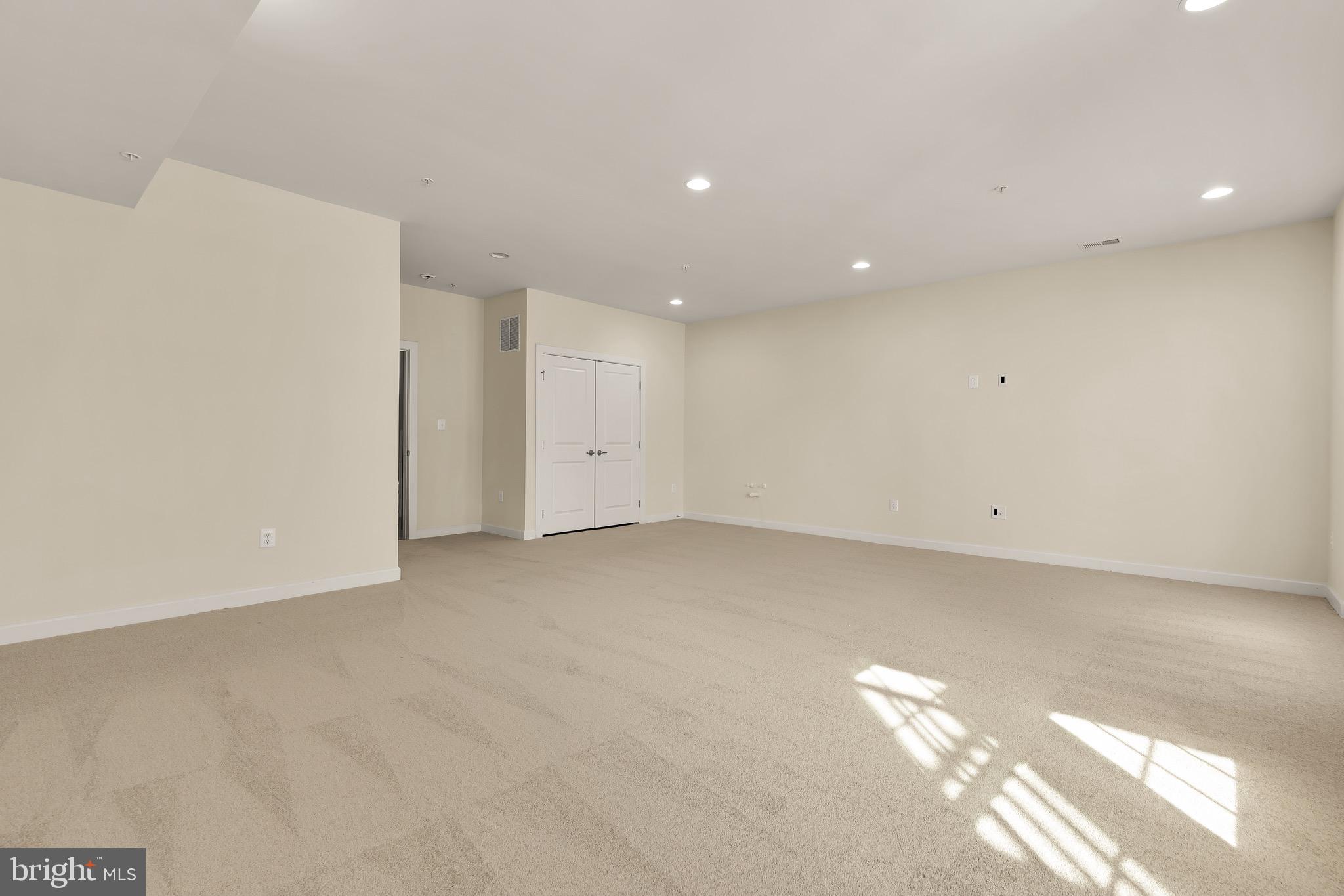 GREENBELT STATION - Residential