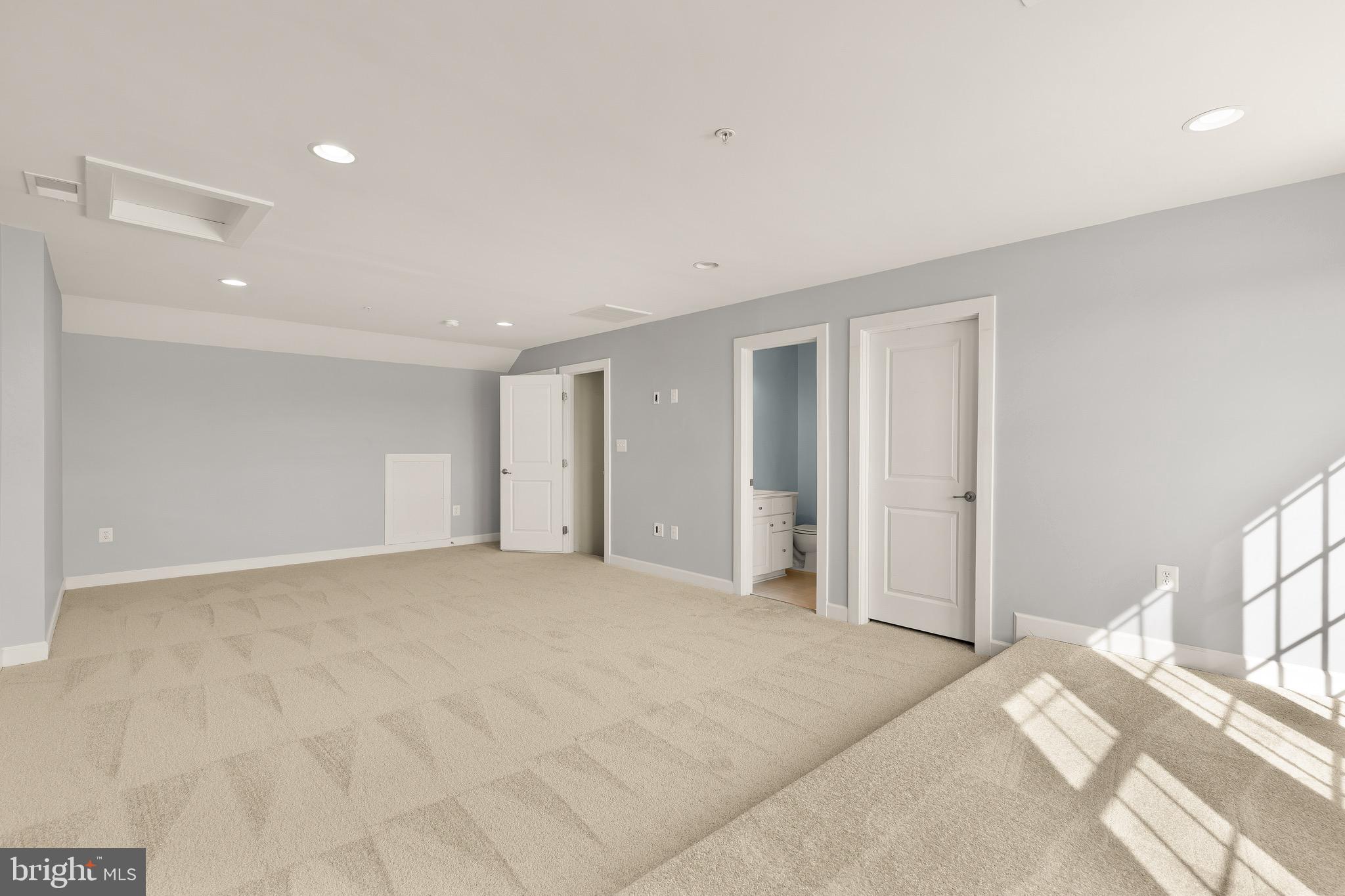 GREENBELT STATION - Residential