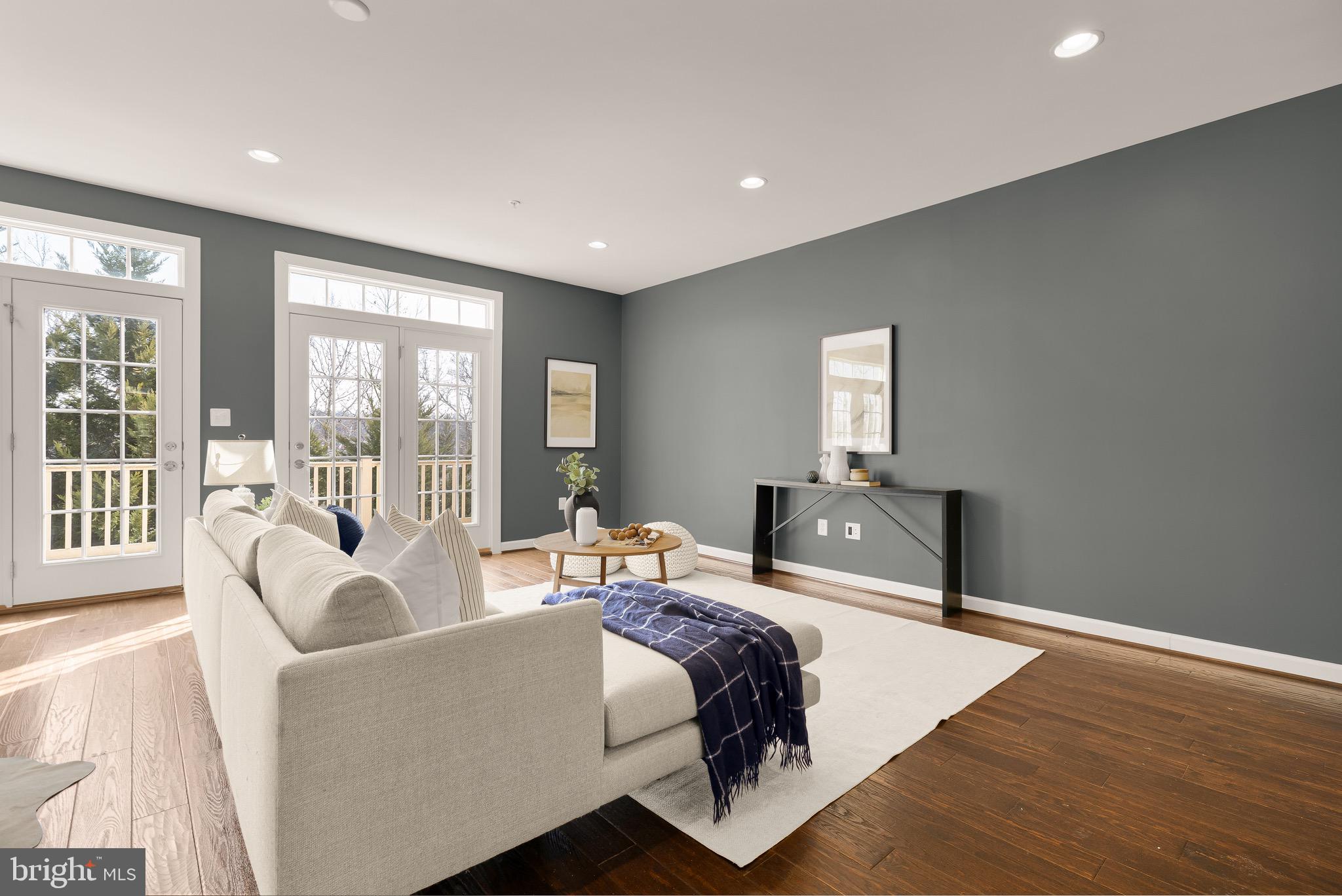 GREENBELT STATION - Residential