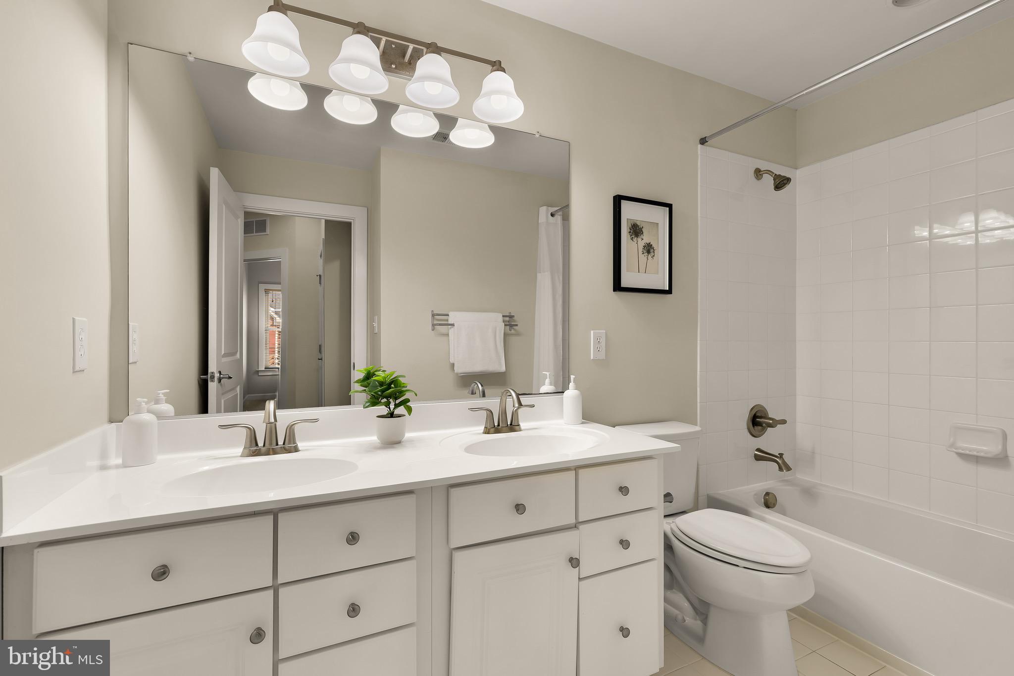 GREENBELT STATION - Residential