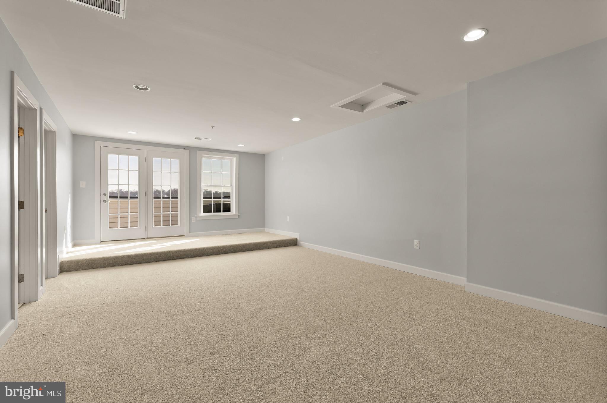 GREENBELT STATION - Residential