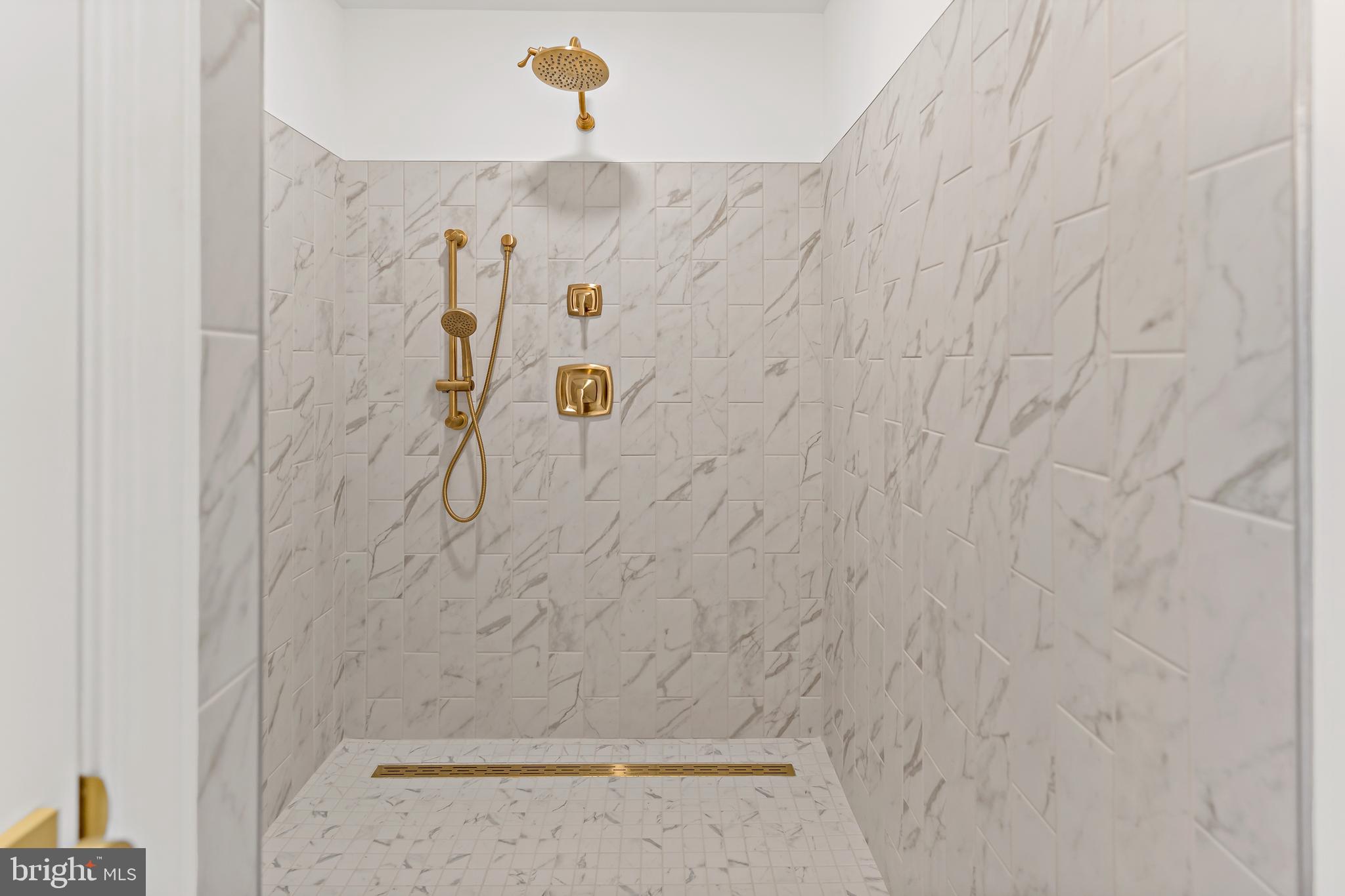 THE WOODS - Residential