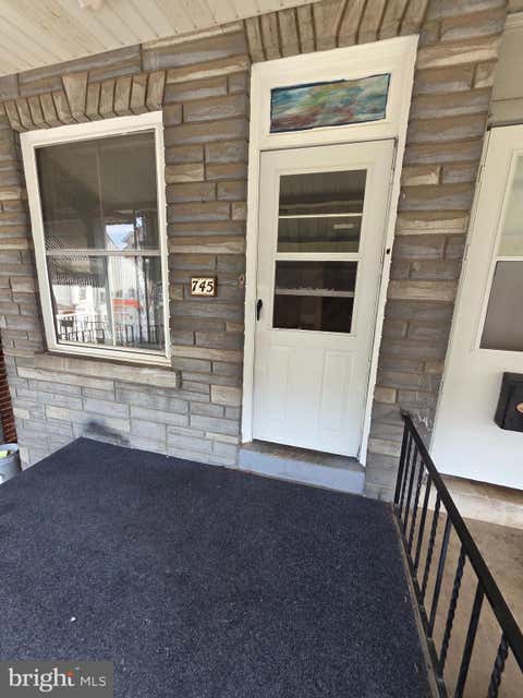 Townhouse For Rent - 745 Birch Street<br/> READING, PA 19604
