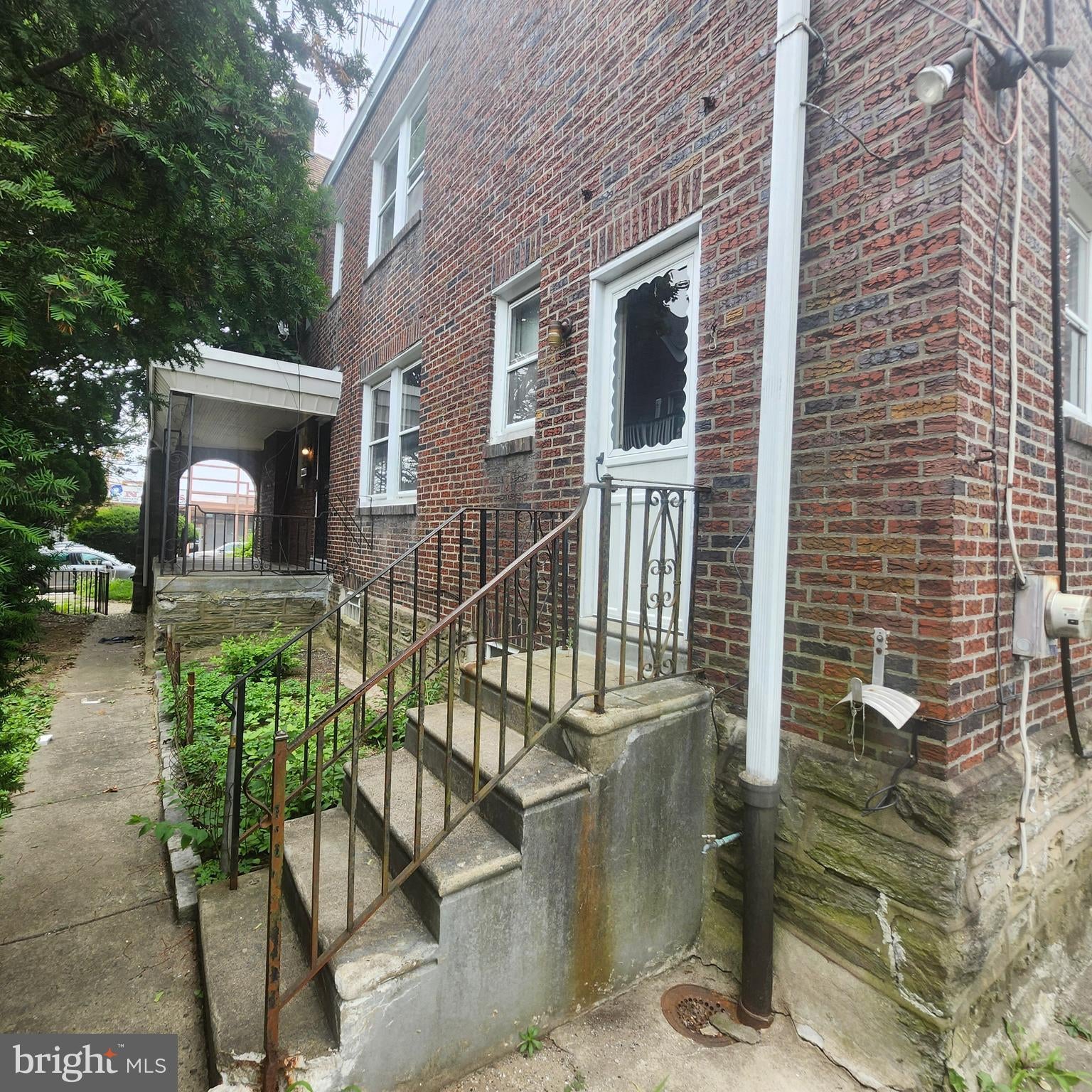 1415 E WASHINGTON LANE