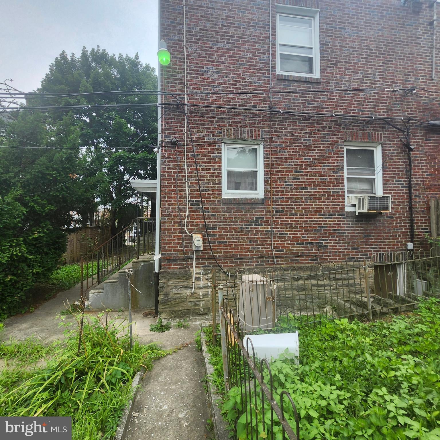 1415 E WASHINGTON LANE