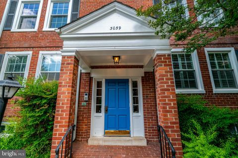 Photo of 3059 S Buchanan Street #A1, ARLINGTON, VA 22206 (MLS # VAAR2073374)