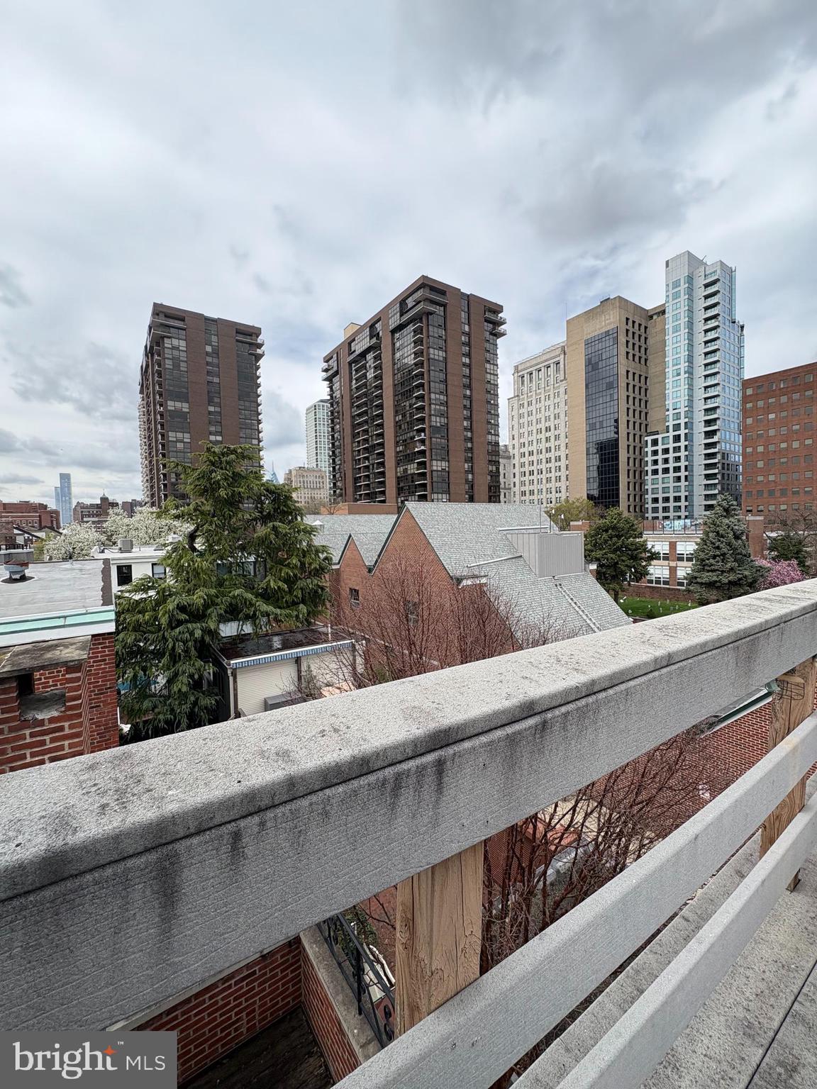 SOCIETY HILL - Residential Lease