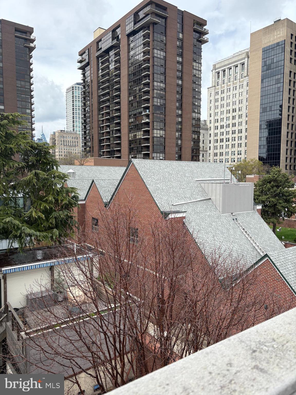 SOCIETY HILL - Residential Lease