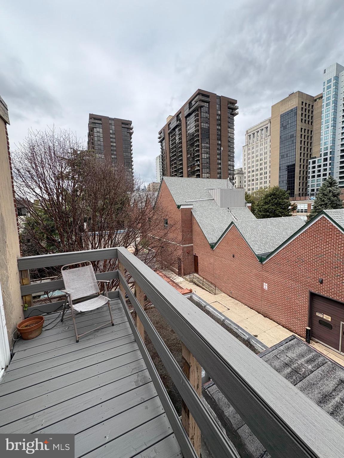 SOCIETY HILL - Residential Lease