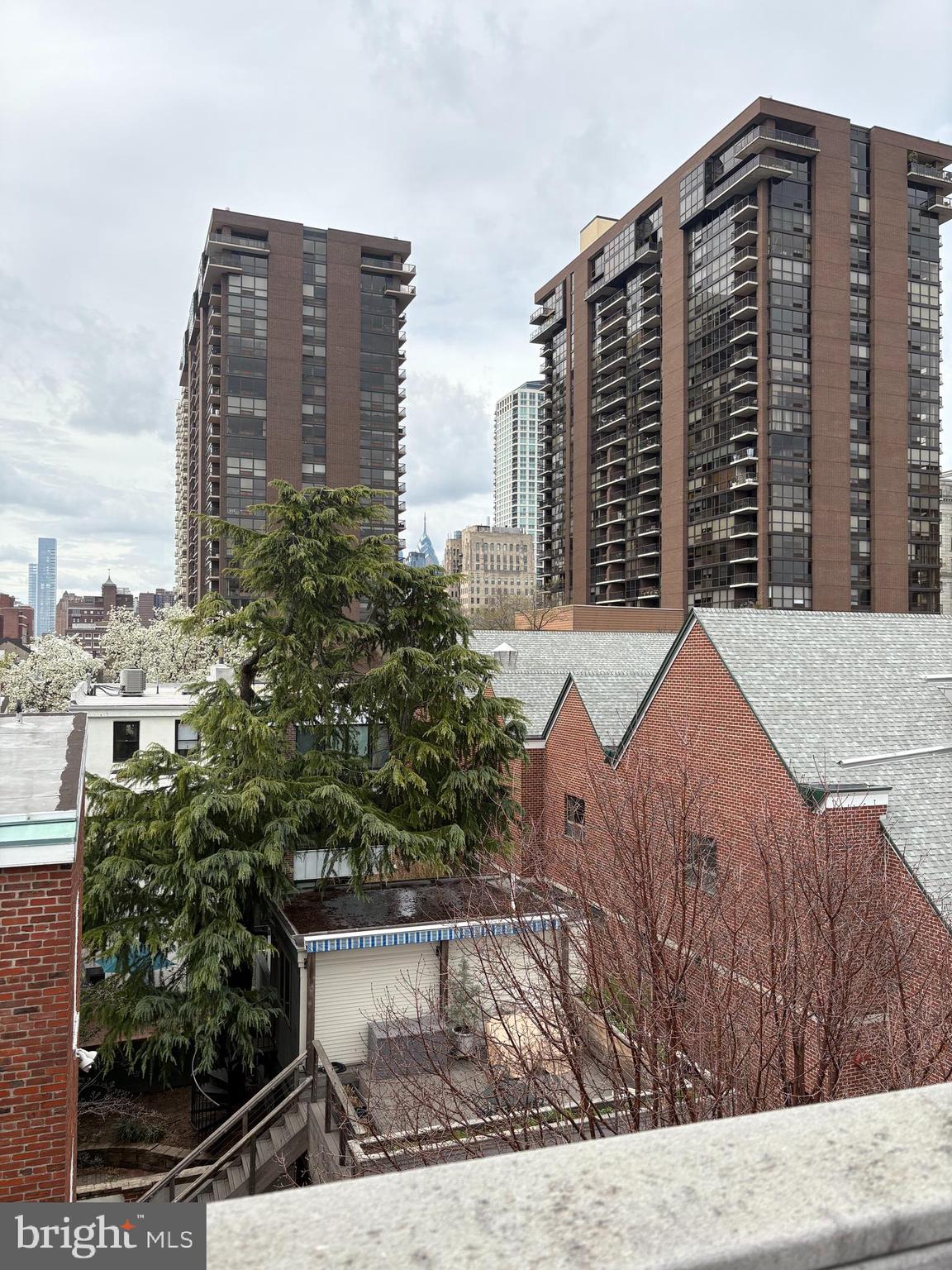 SOCIETY HILL - Residential Lease