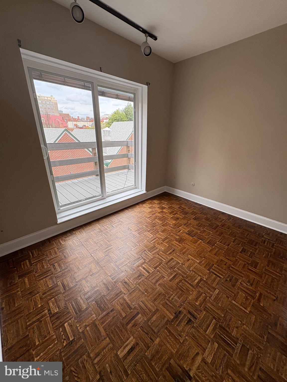 SOCIETY HILL - Residential Lease