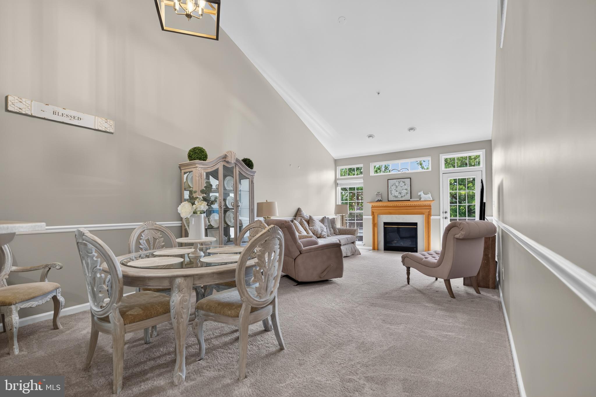1525 FAIR OAK DRIVE