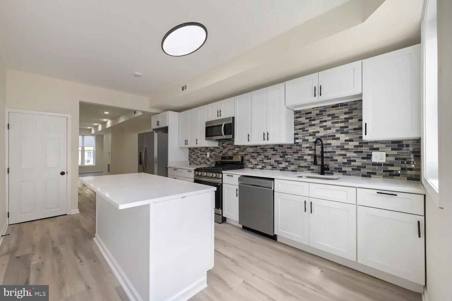 HIGHLANDTOWN - Residential